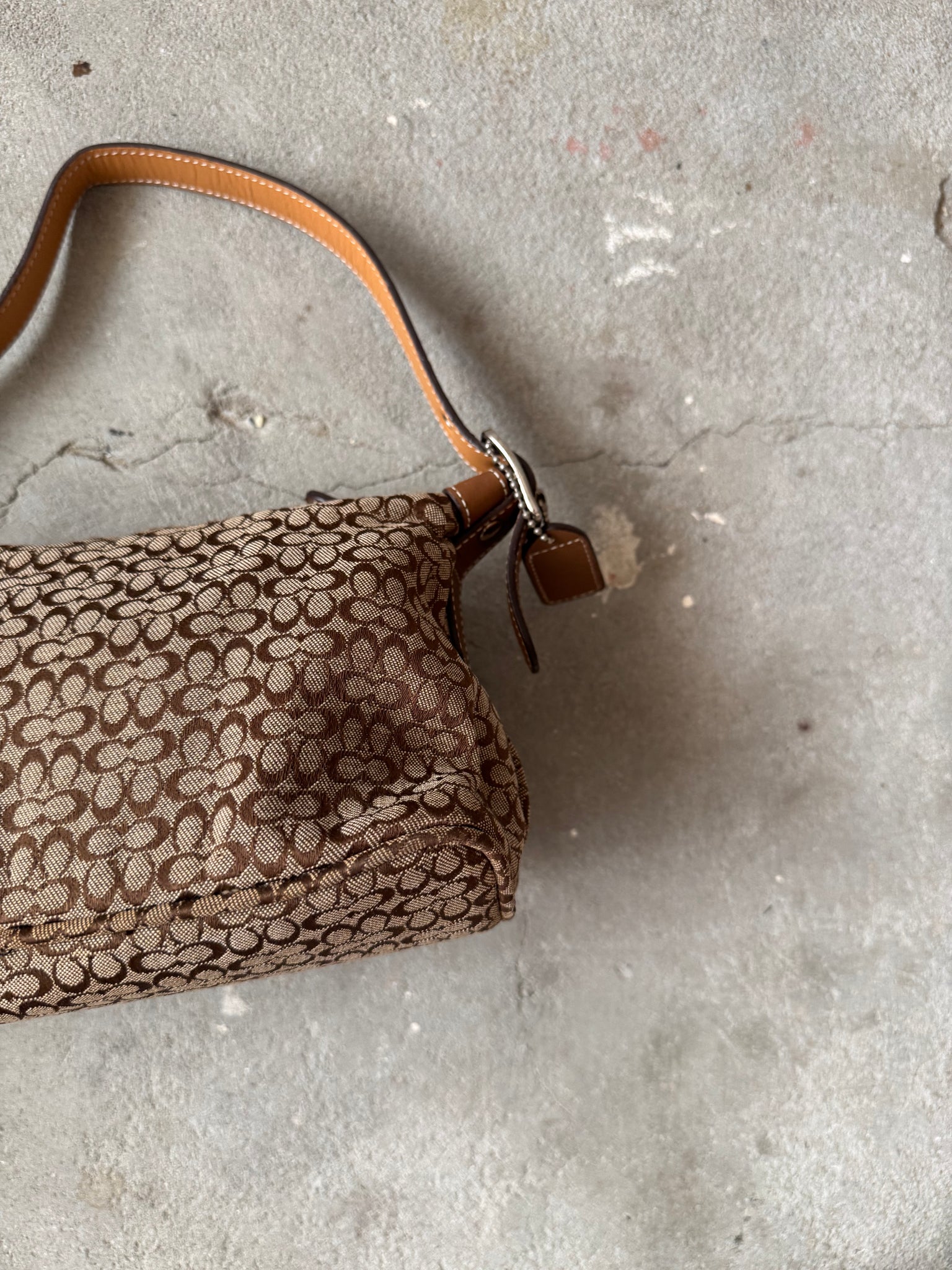 Coach Signature Shoulder Bag Beige/Brown