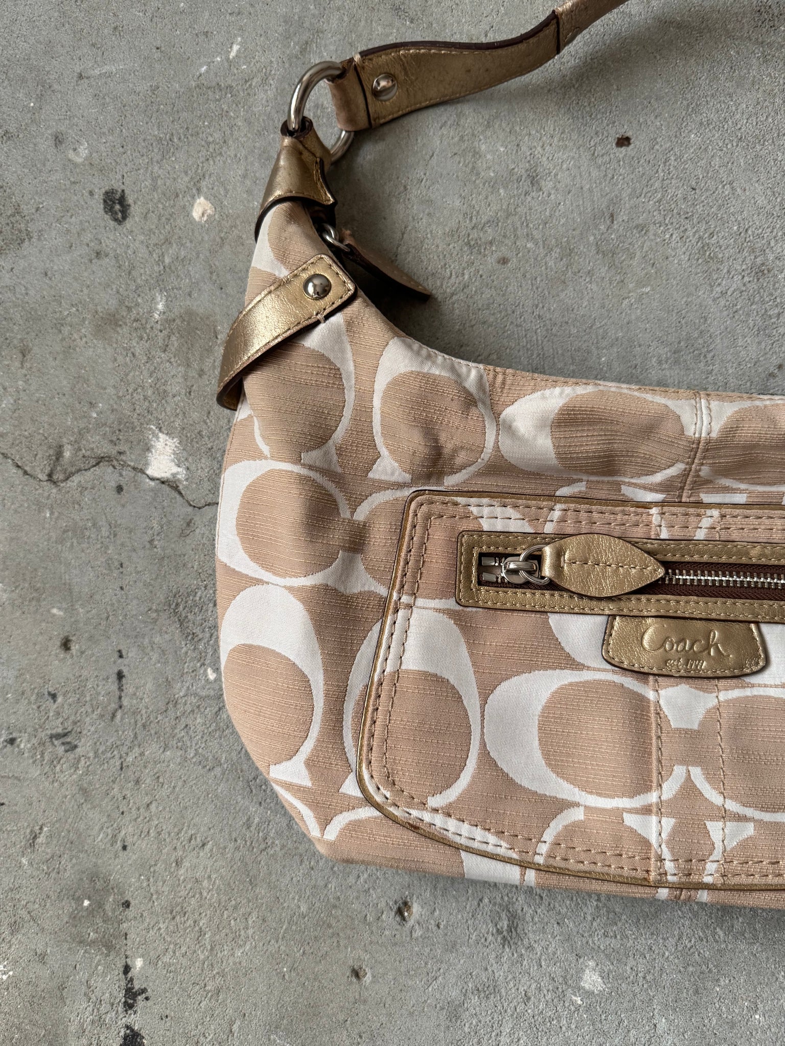 Coach Signature Penelope Hobo Shoulder Bag Beige/Gold