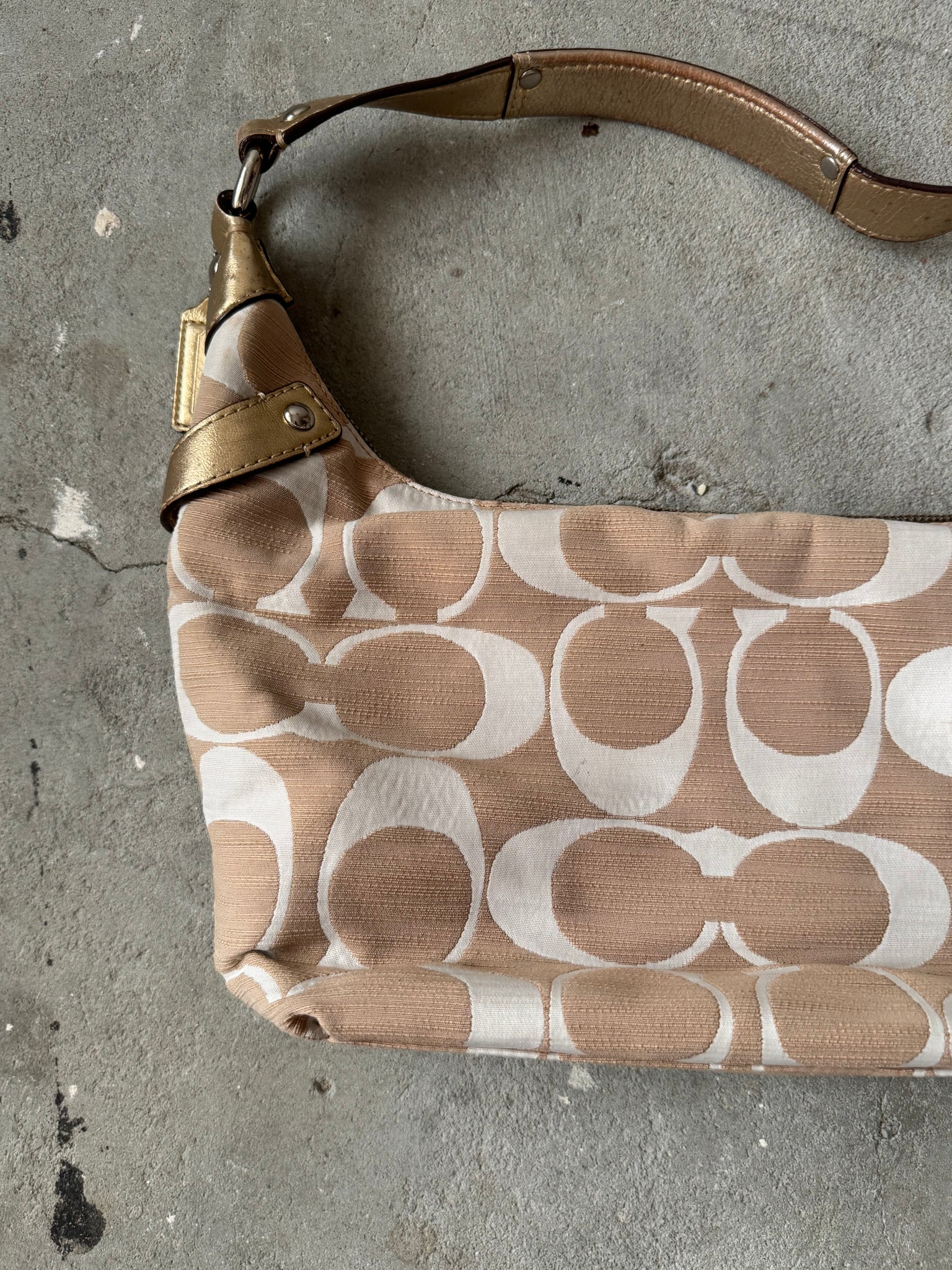 Coach Signature Penelope Hobo Shoulder Bag Beige/Gold