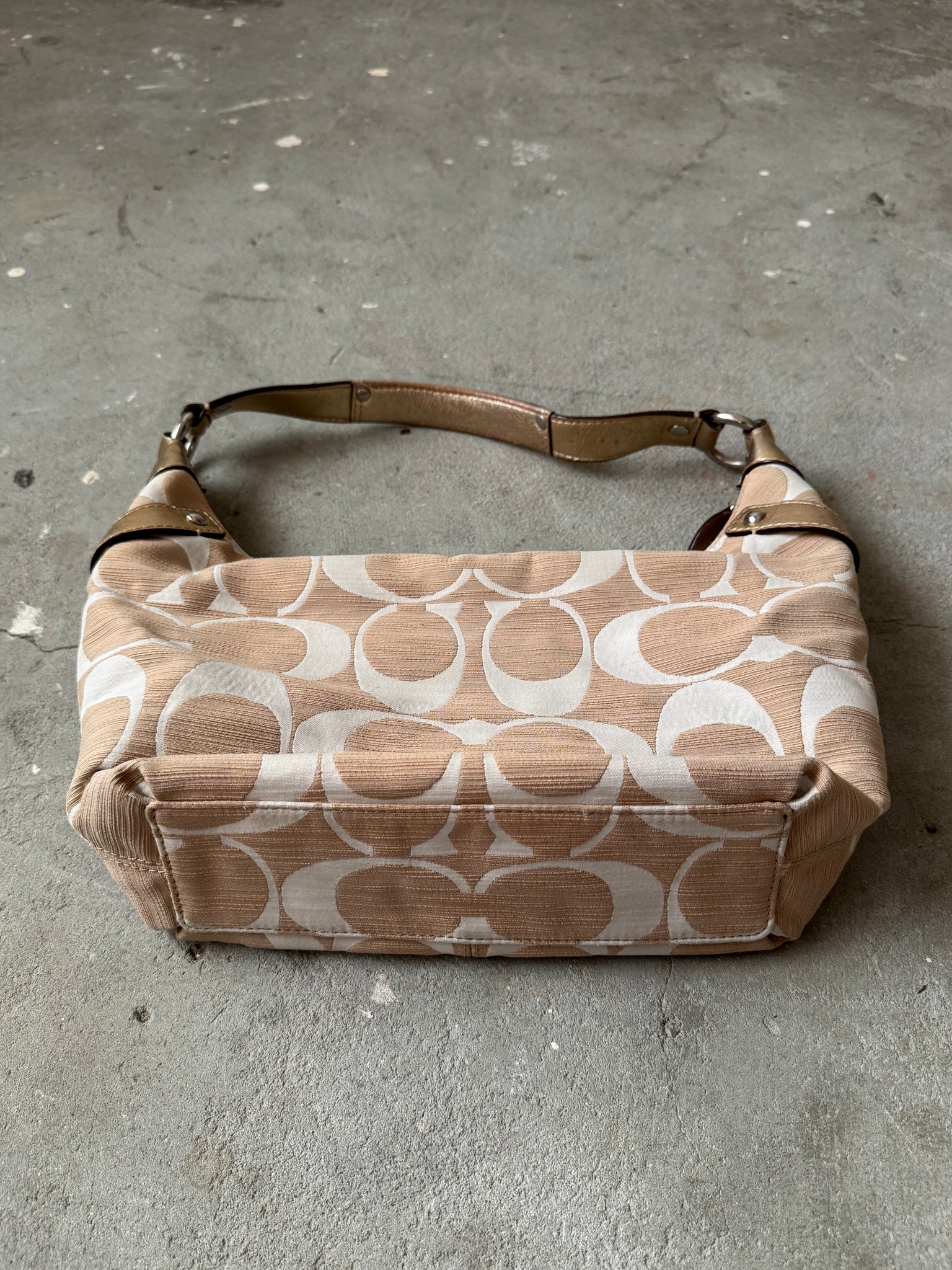 Coach Signature Penelope Hobo Shoulder Bag Beige/Gold
