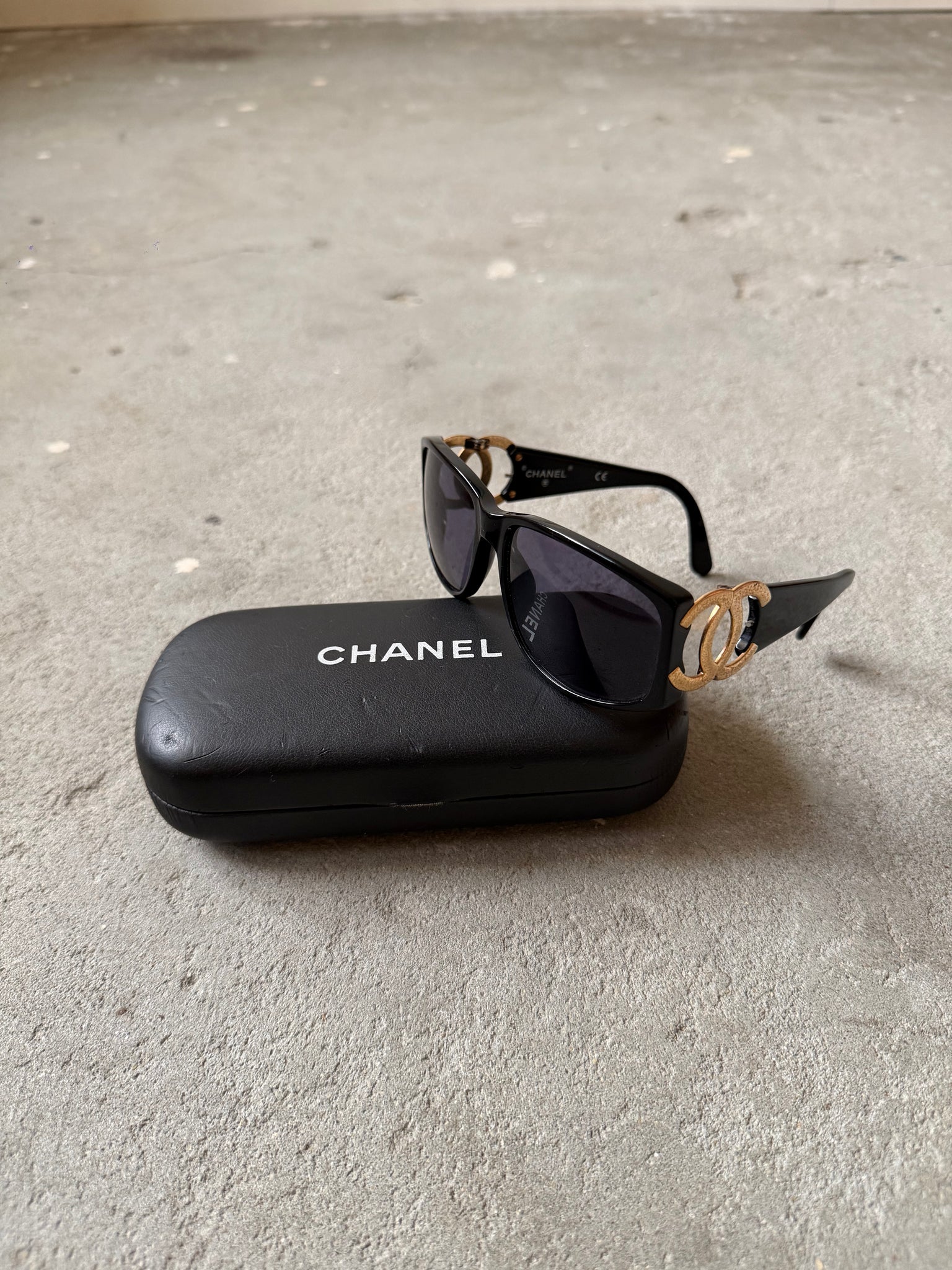 Chanel Black Sunglasses with Gold CC logo Accents CHANEL COCO Mark Sunglasses Plastic Black CC Auth 143837 | eBay main image 4