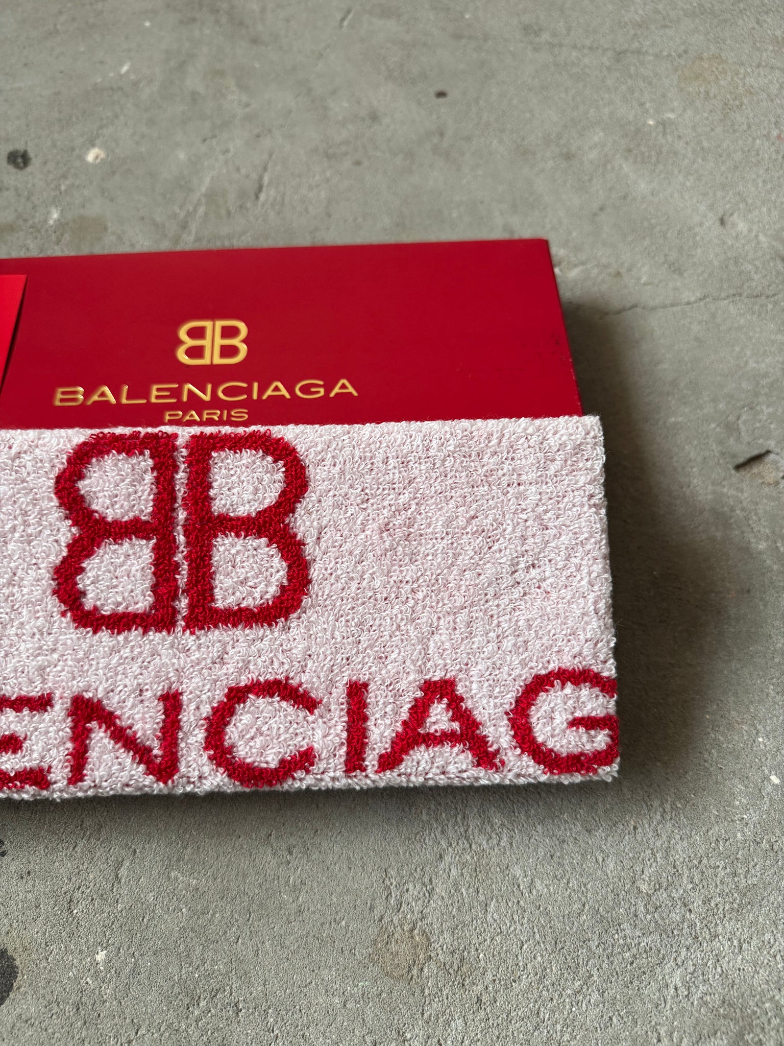 Balenciaga Vintage Towel White/Red