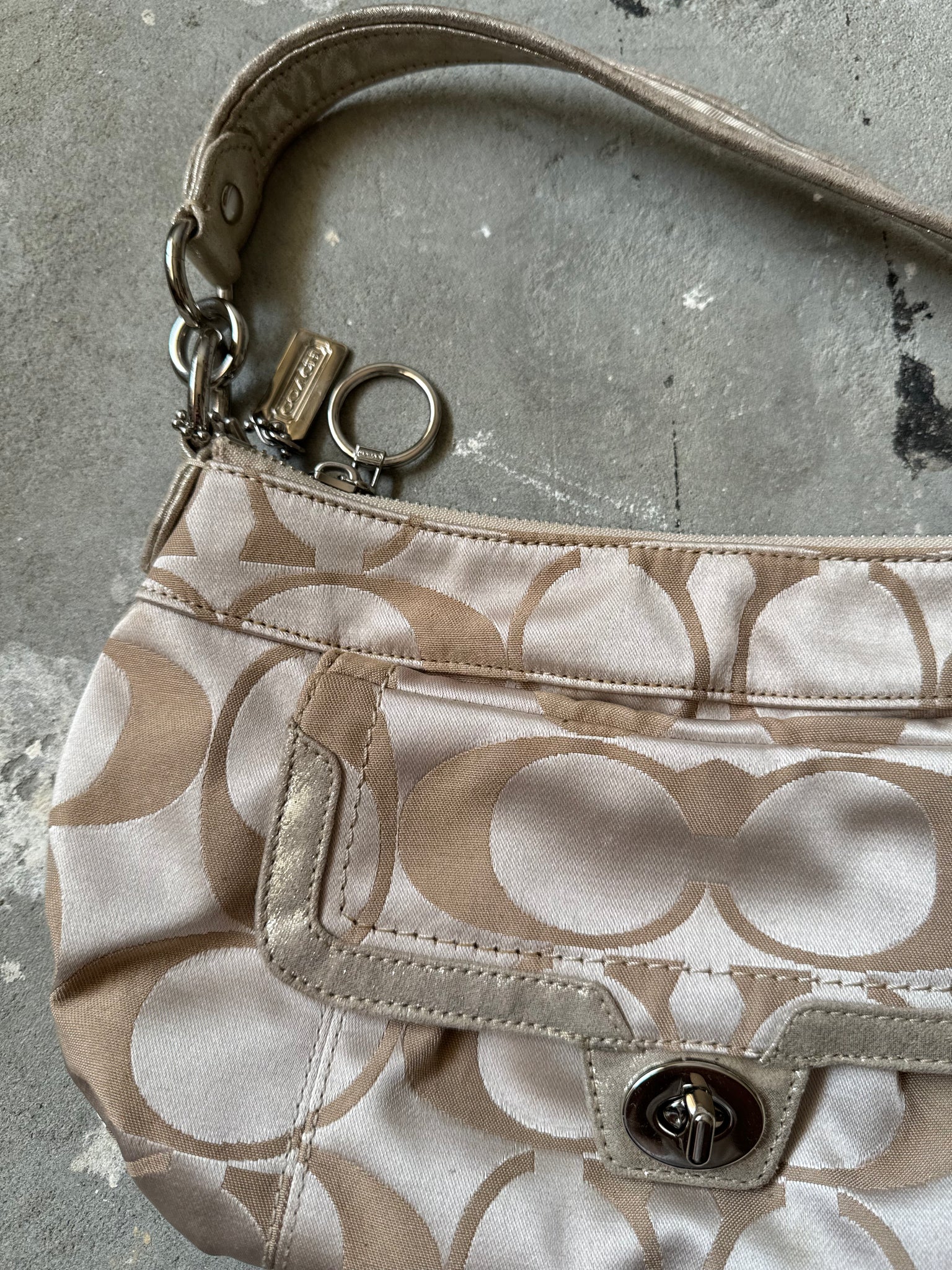 Coach Signature Hand Bag Beige/Cream