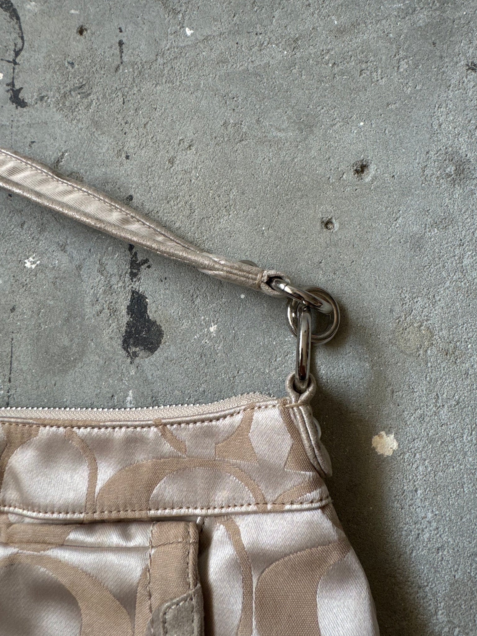 Coach Signature Hand Bag Beige/Cream
