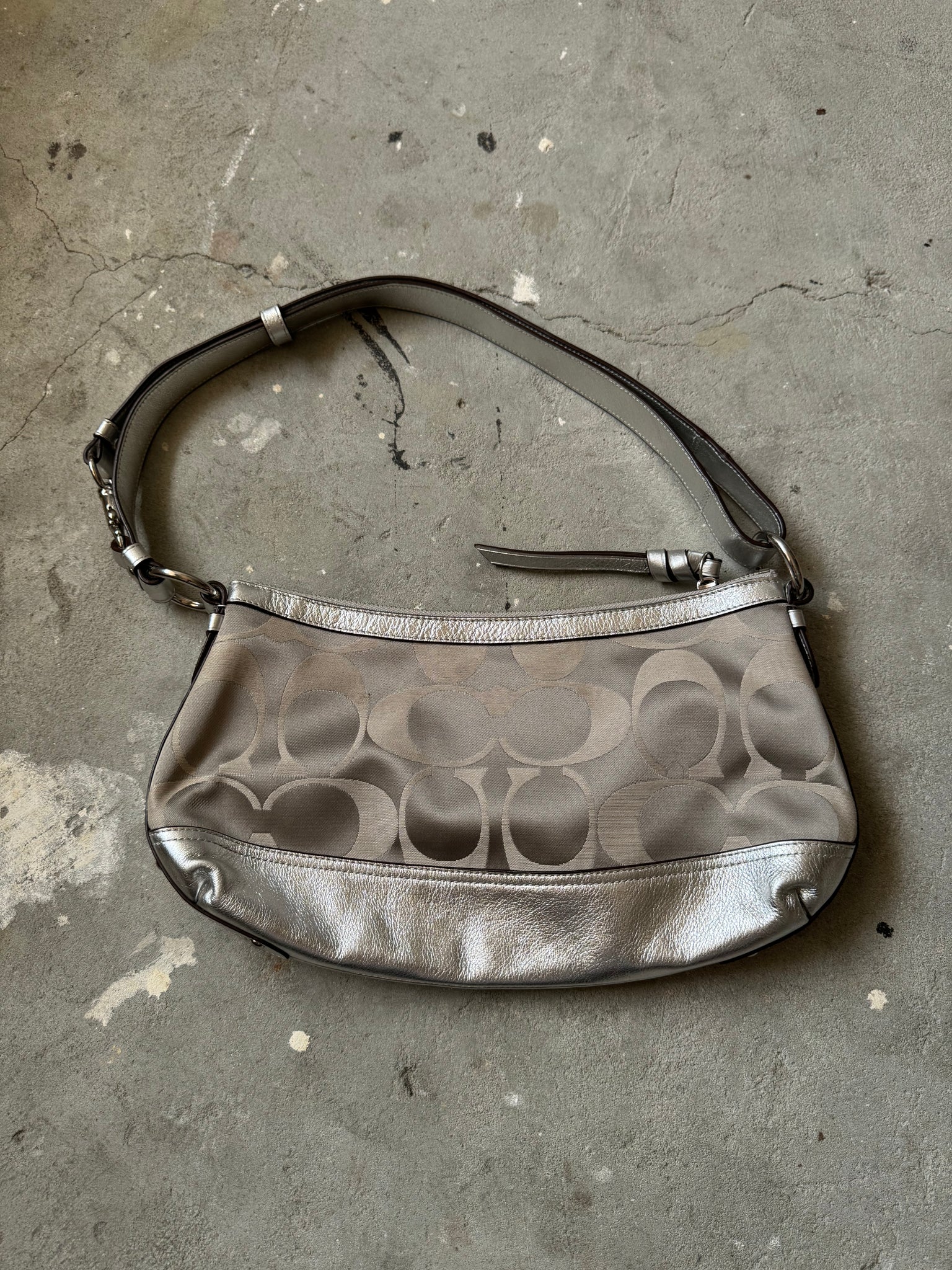 Coach Signature Shoulder Bag Silver/Grey