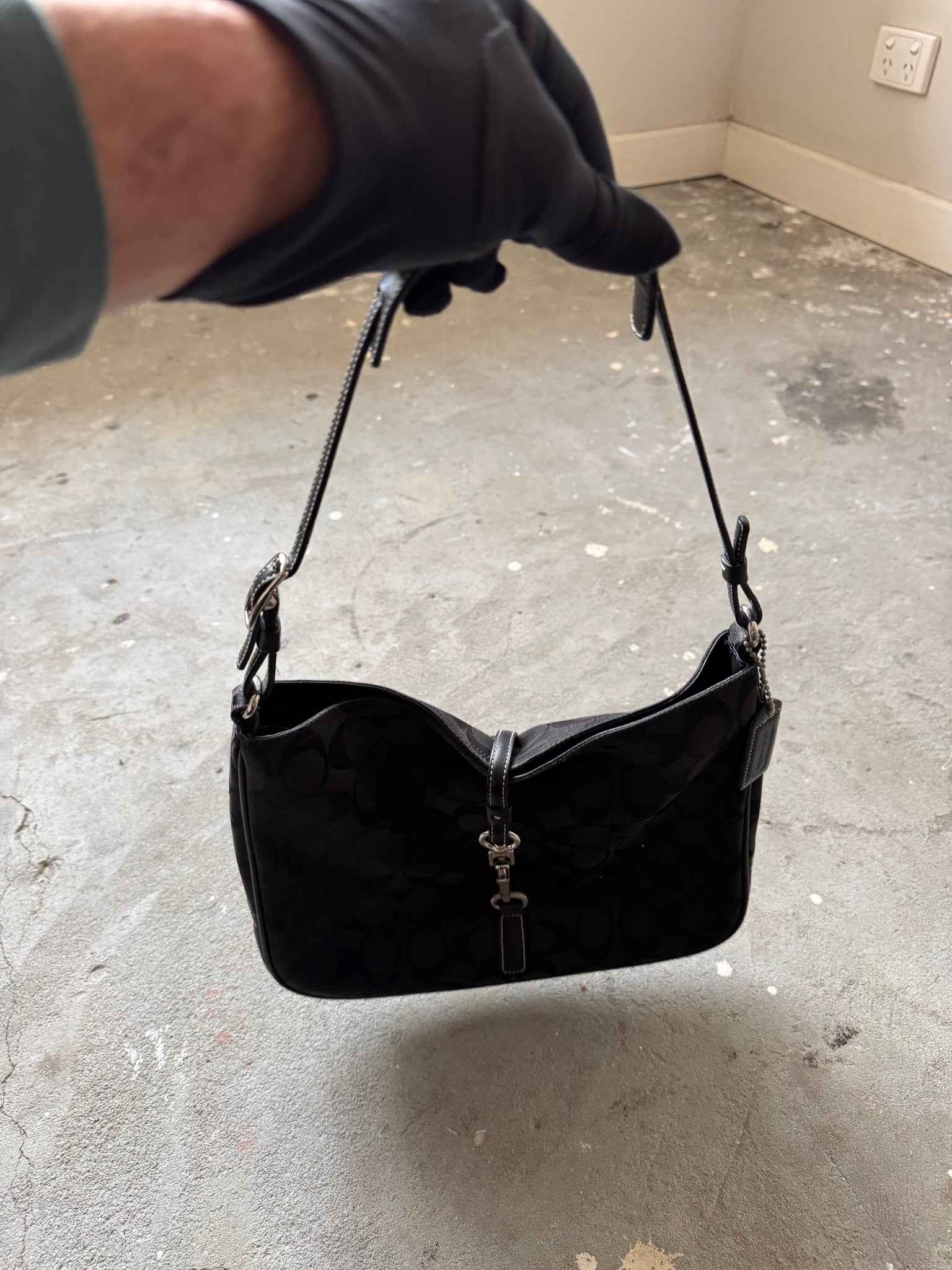 Coach Hobo Signature Clip Canvas Handbag 'Black'