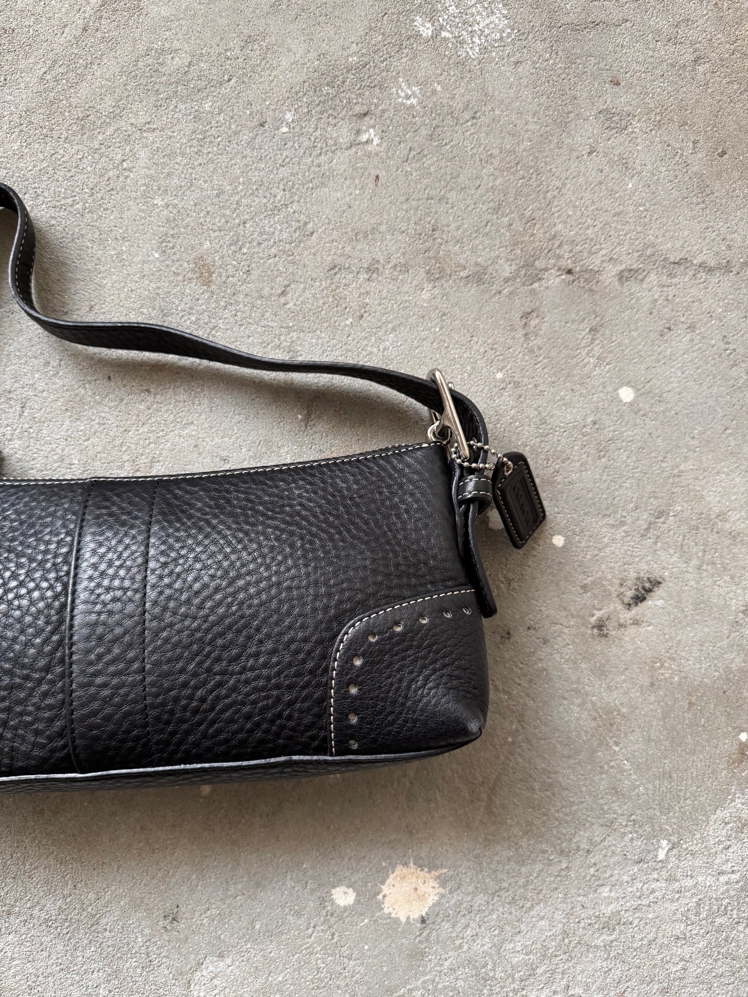 Coach Signature Hampton Baguette Leather ShoulderBag Black
