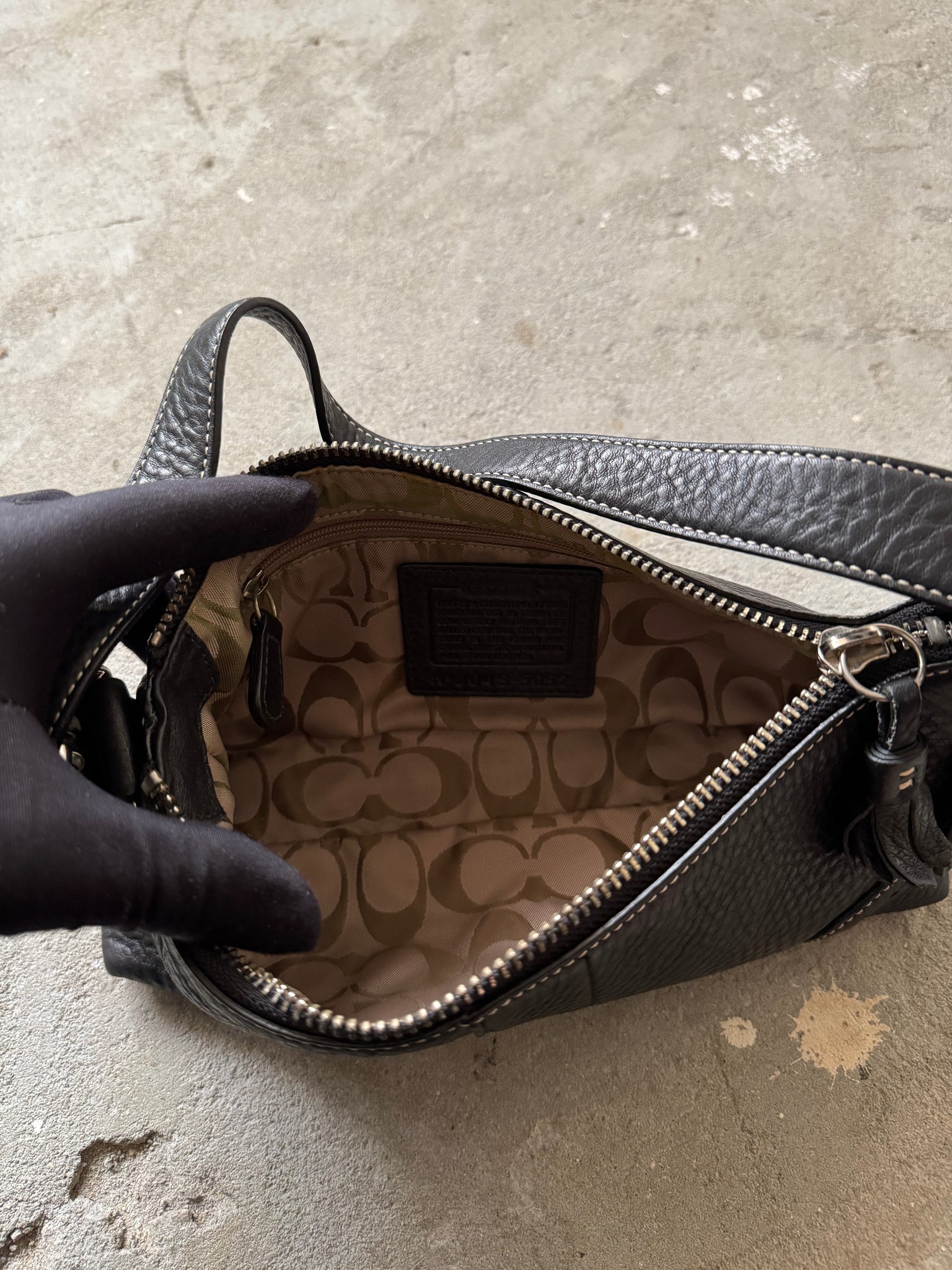 Coach Signature Hampton Baguette Leather ShoulderBag Black