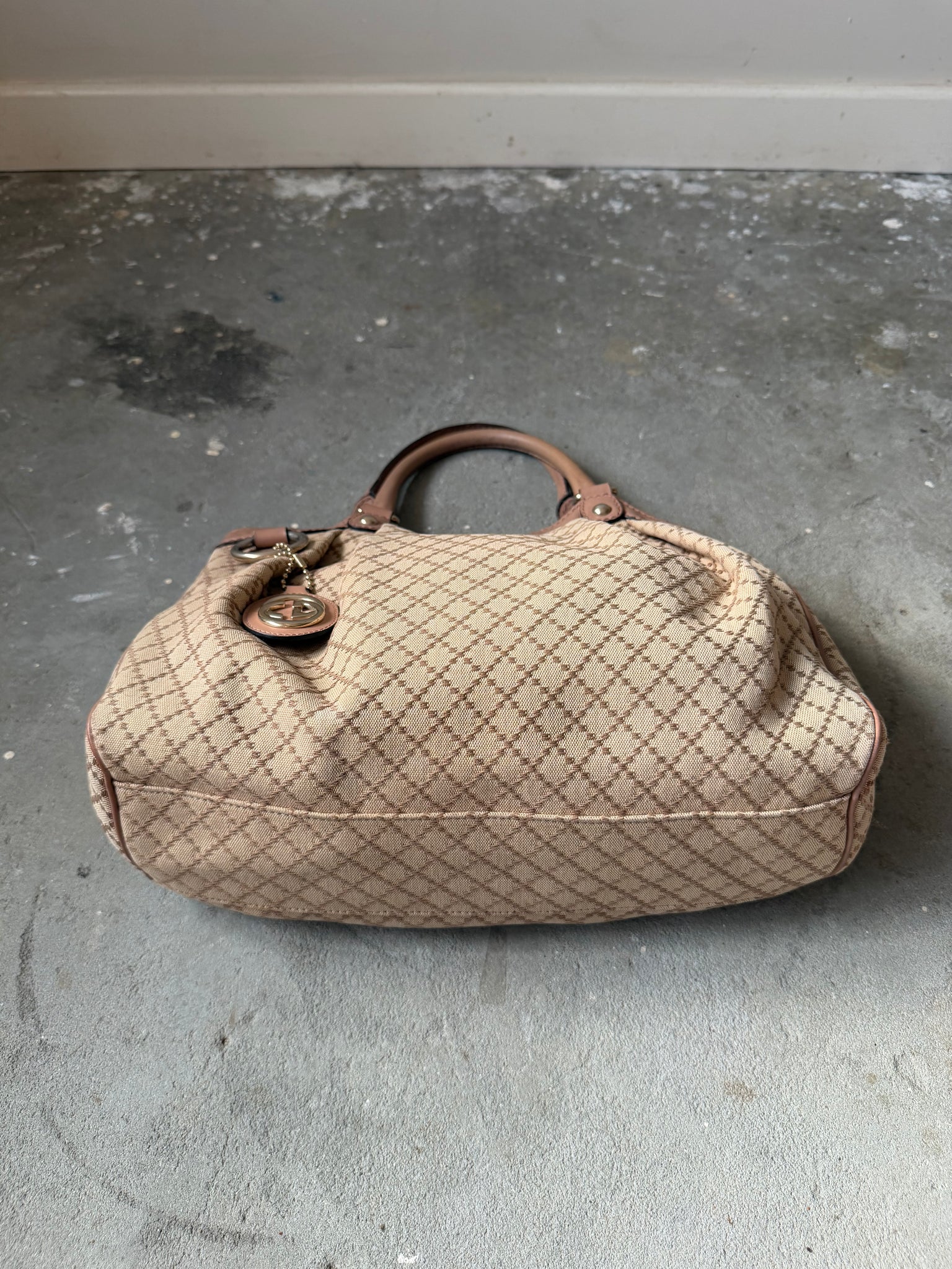 Gucci GG Diamante Sukey Shoulder Bag Beige/Salmon