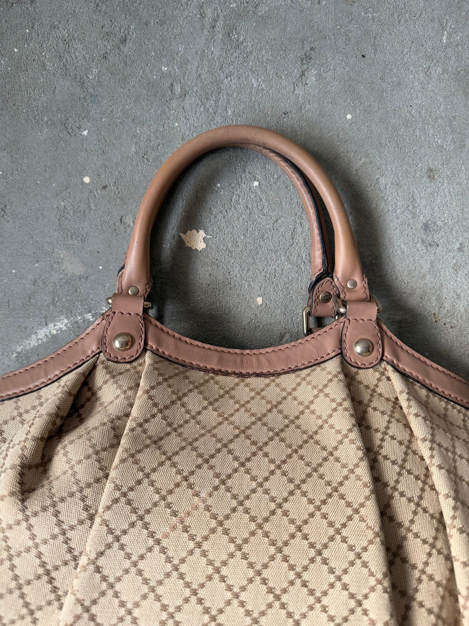 Gucci GG Diamante Sukey Shoulder Bag Beige/Salmon
