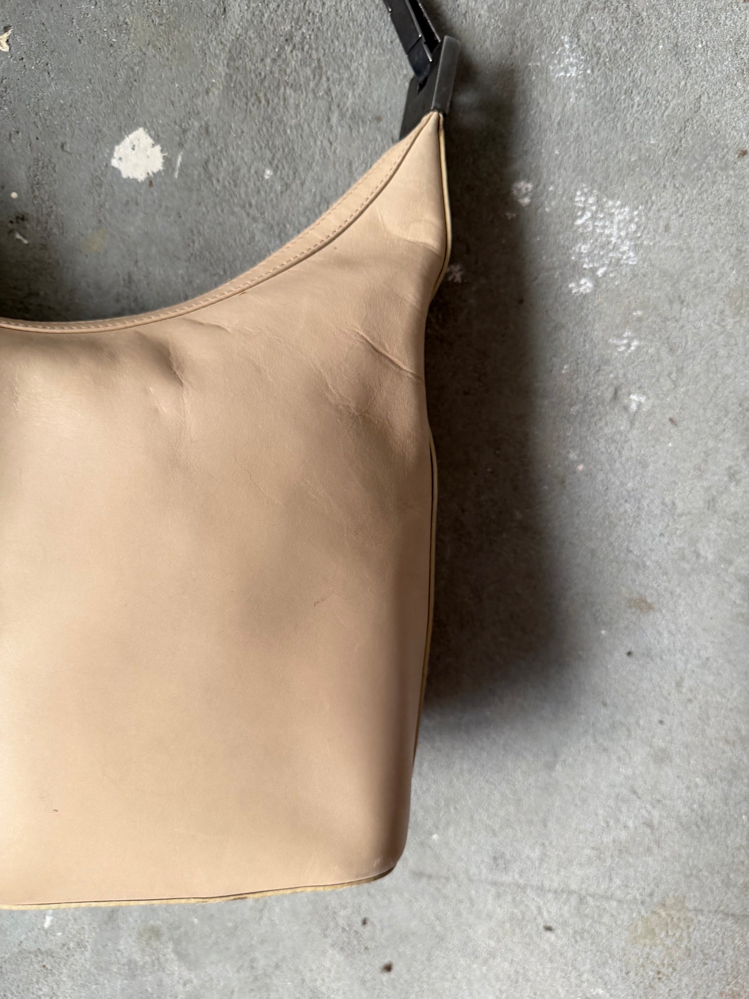 Gucci Leather Shoulder Bag Beige