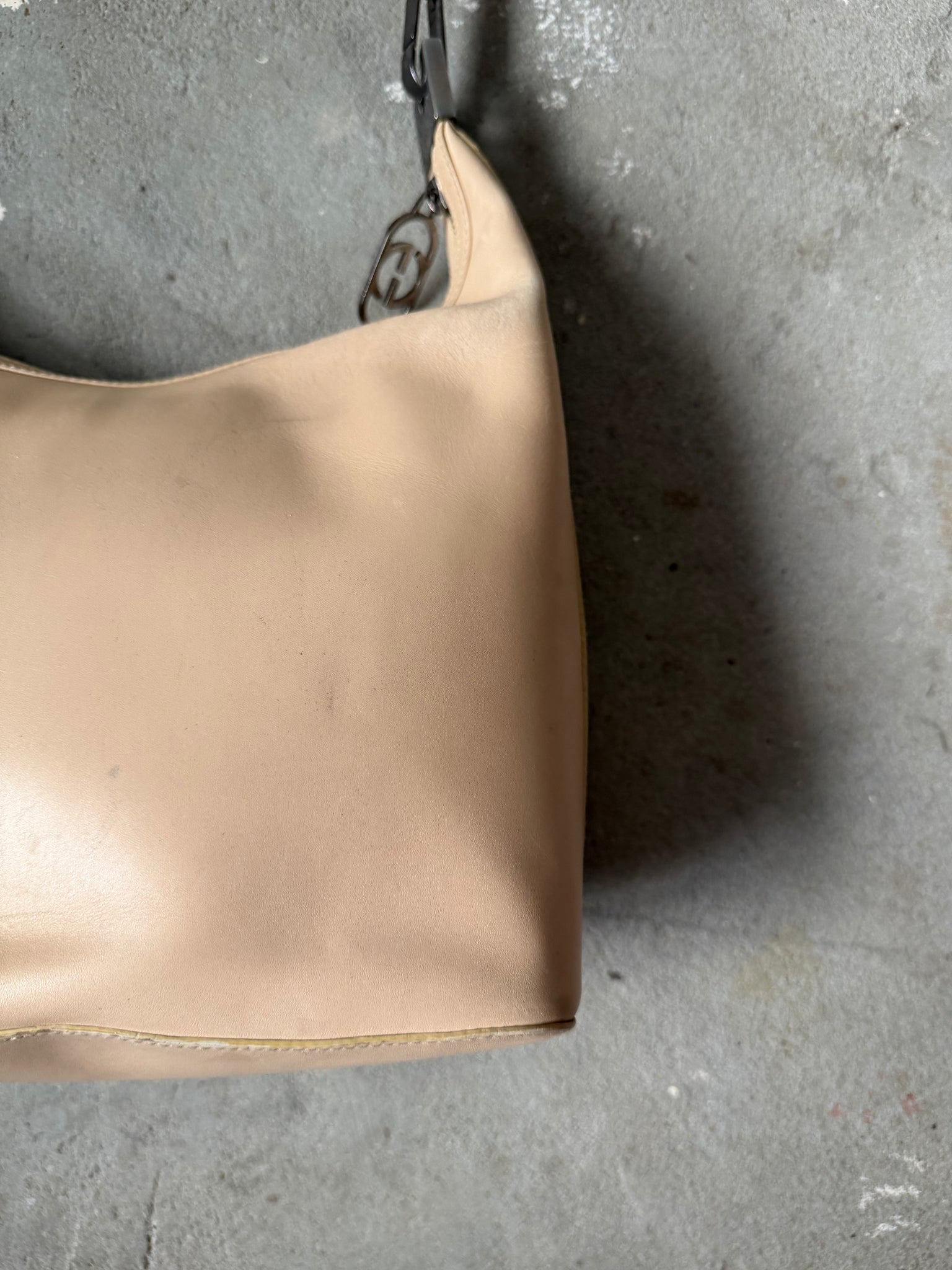 Gucci Leather Shoulder Bag Beige