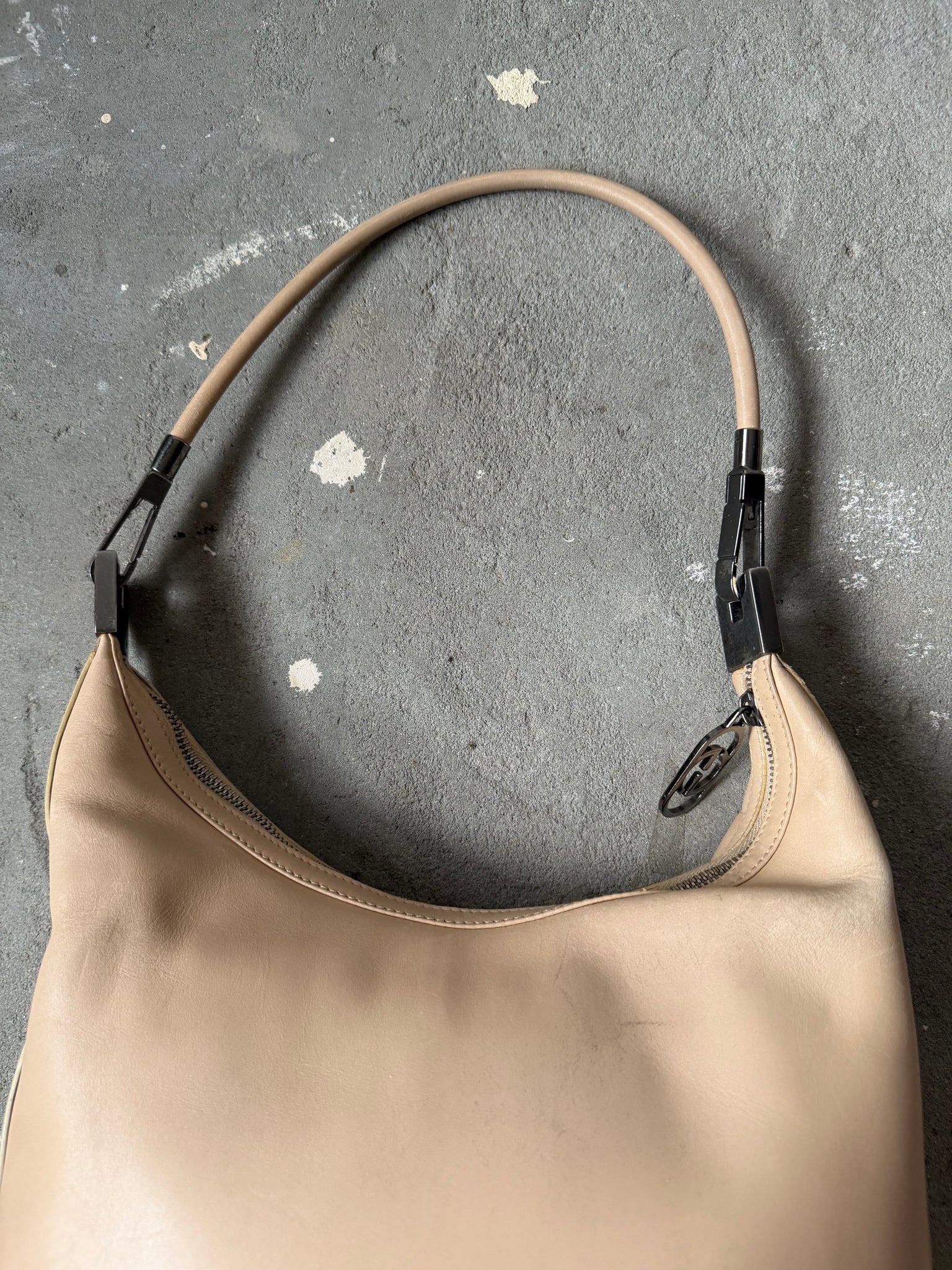 Gucci Leather Shoulder Bag Beige