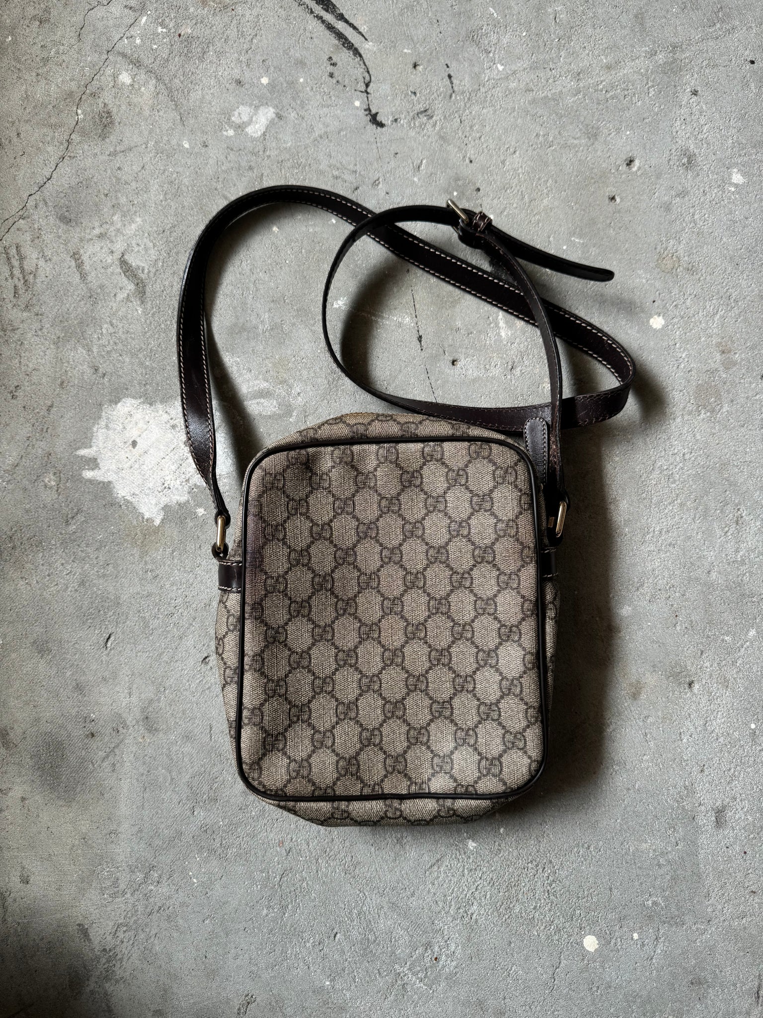 Gucci GG Monogram Supreme Beige Messenger Bag