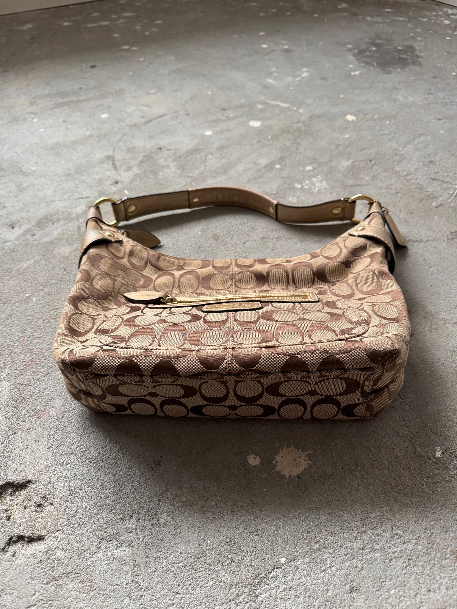 Coach Signature Penelope Hobo Shoulder Bag Beige/Gold