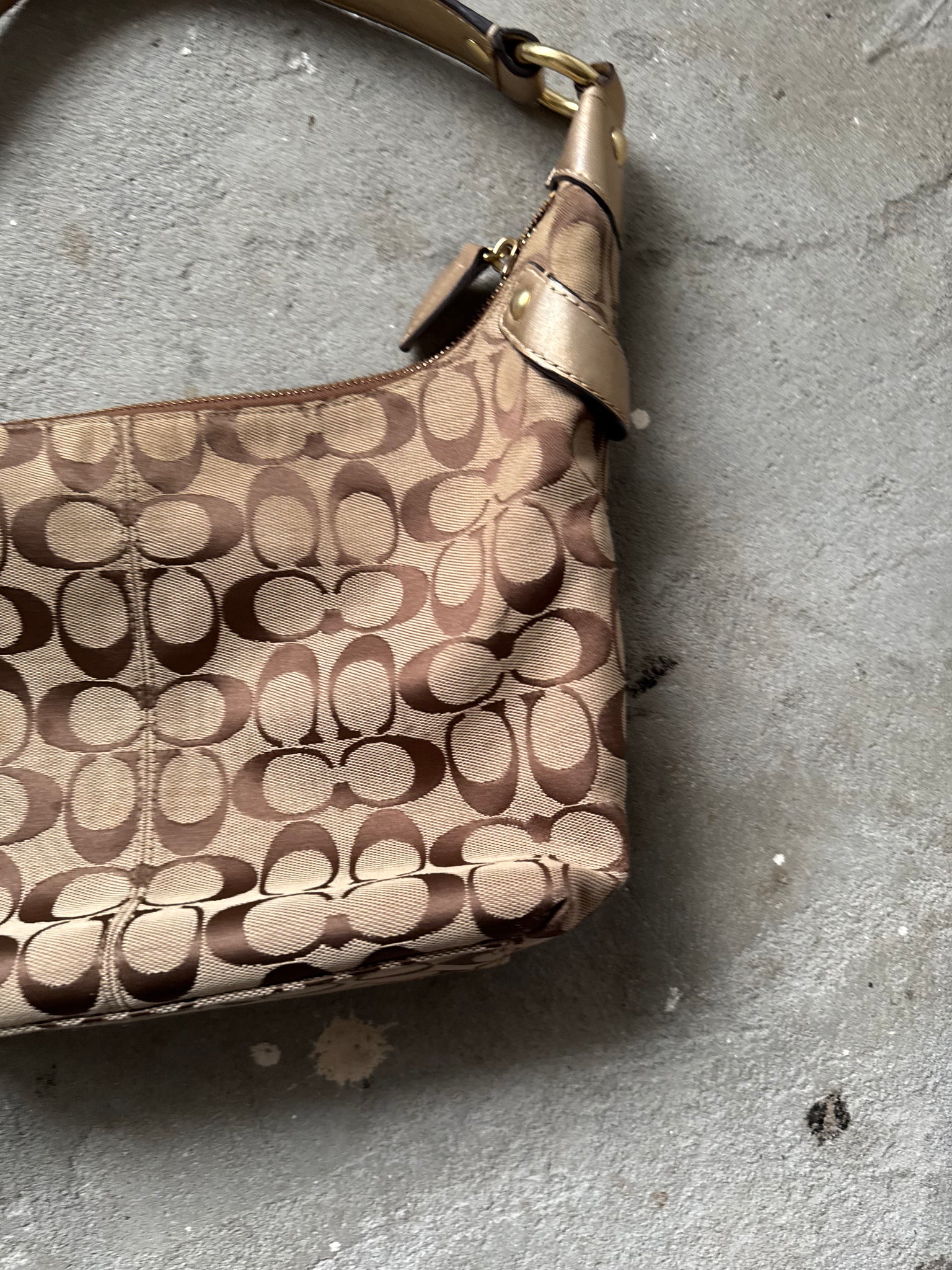 Coach Signature Penelope Hobo Shoulder Bag Beige/Gold