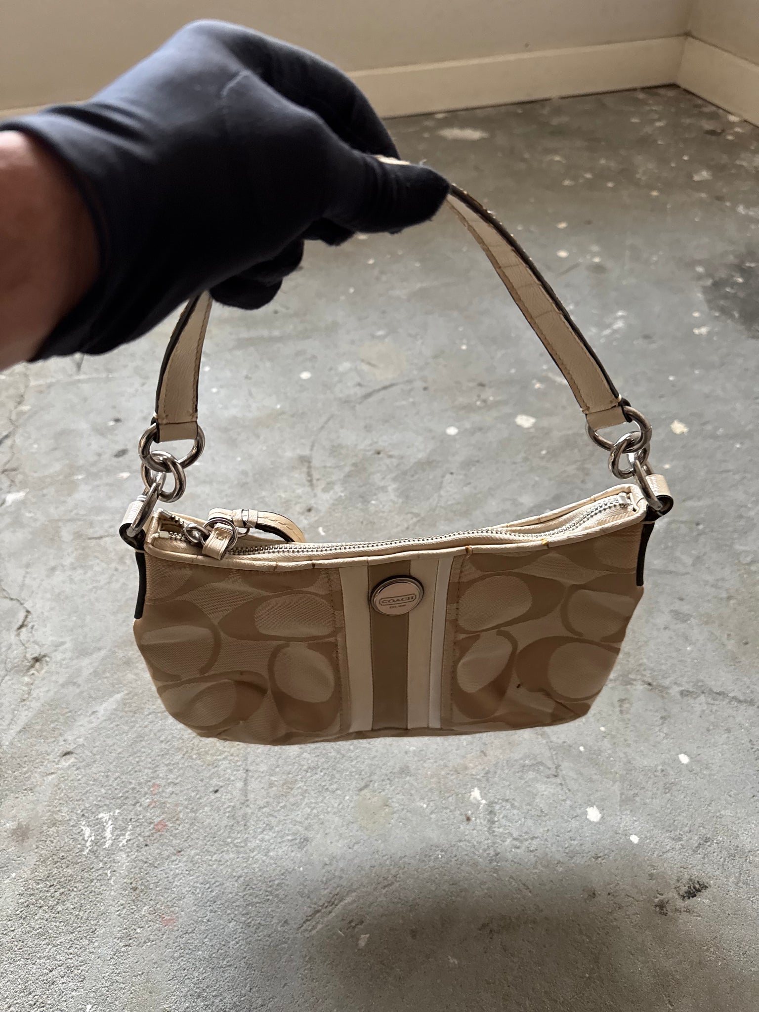 Coach Signature Stripe Shoulder Bag Beige/Cream