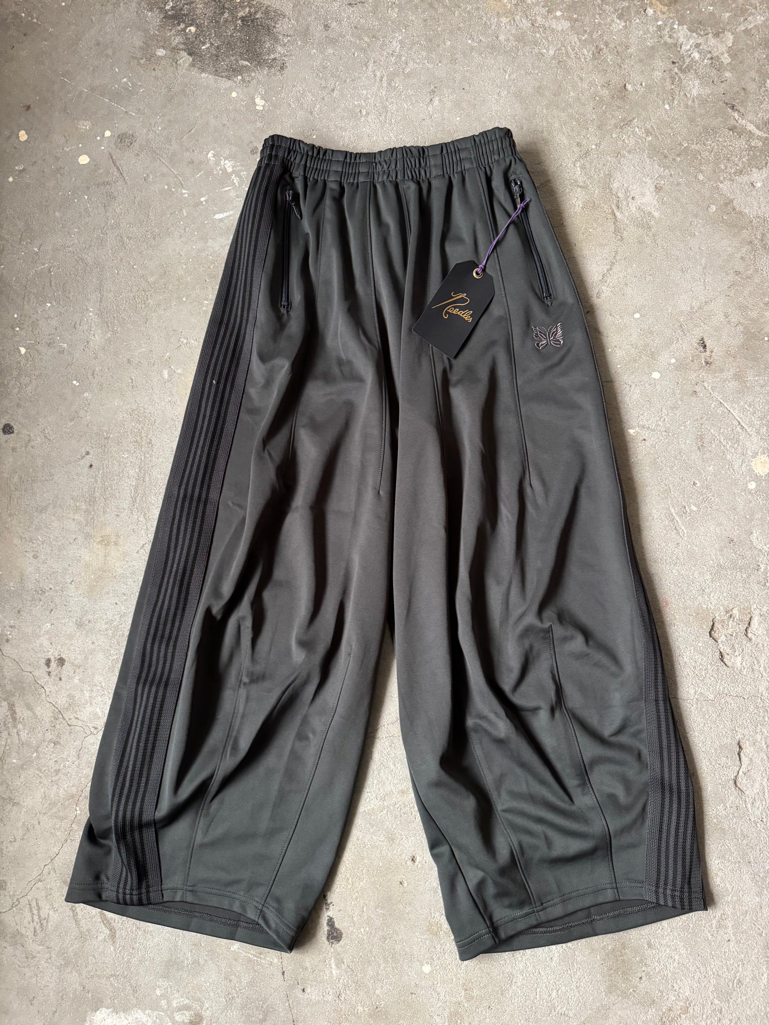 Needles HD Track Pants Poly Smooth Grey/Black – Curated by Needles HD Track Pants Poly Smooth Grey/Black – Curated by