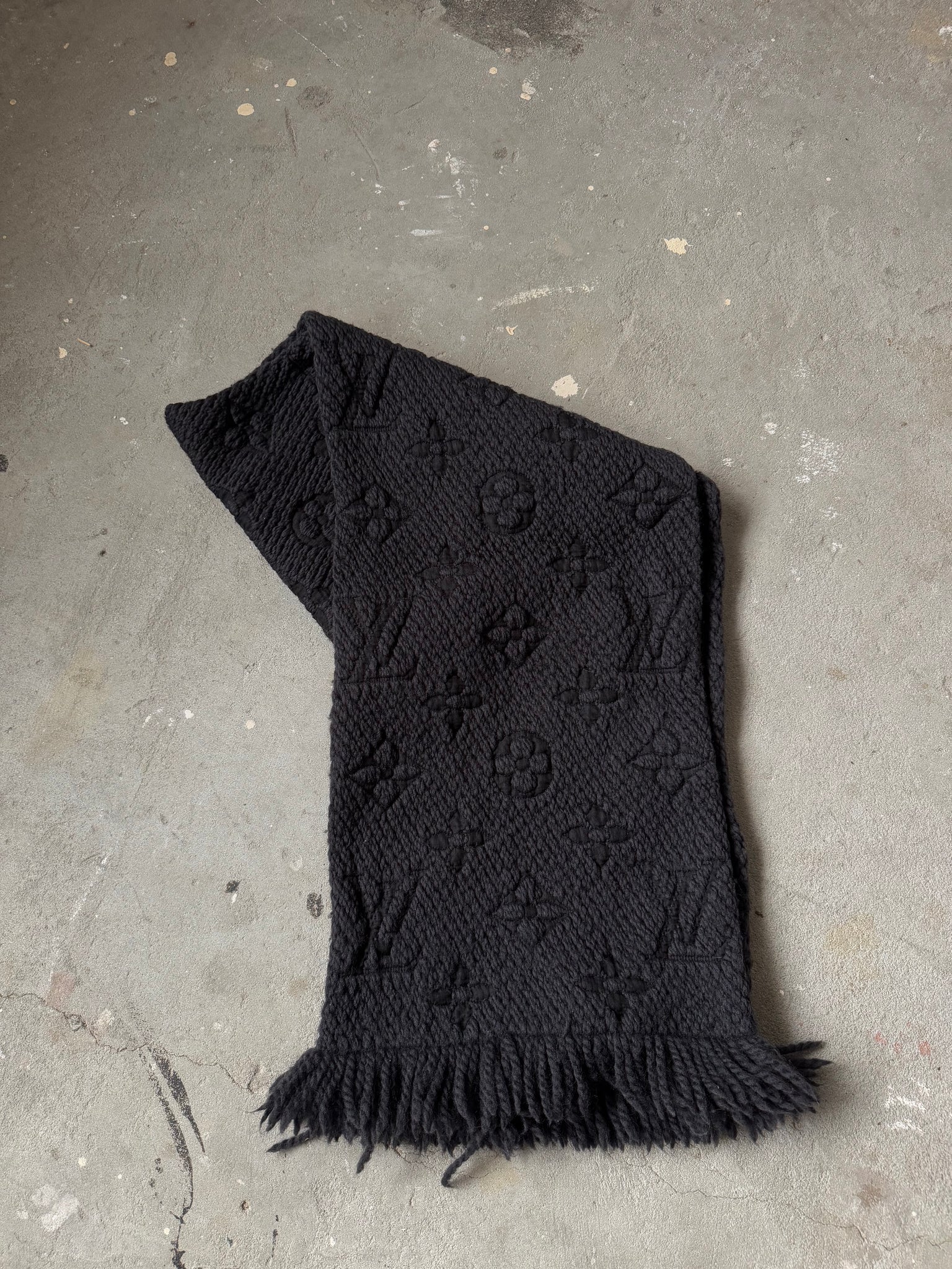 Louis Vuitton Monogram Echarpe Wool Scarf Black