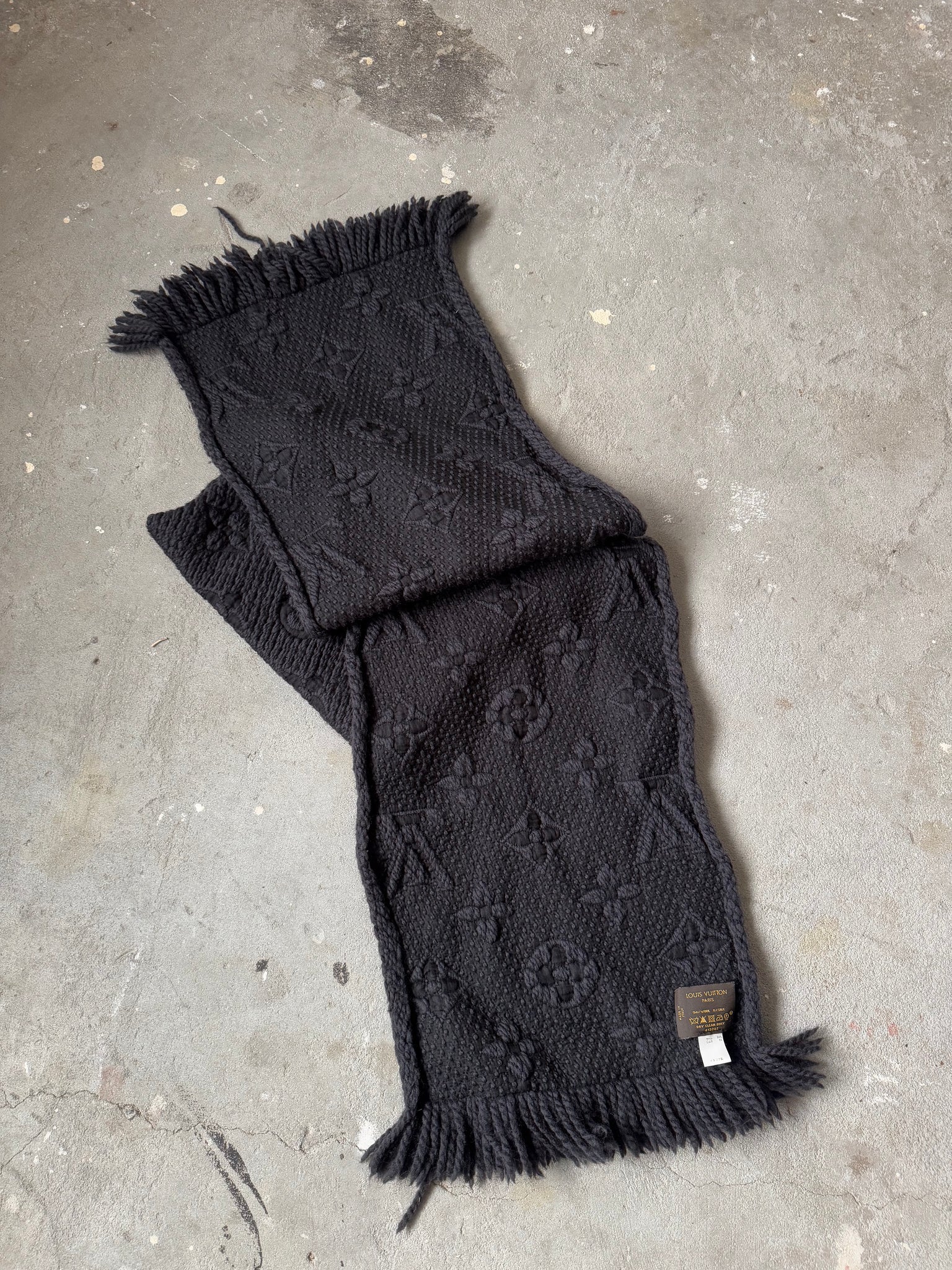 Louis Vuitton Monogram Echarpe Wool Scarf Black