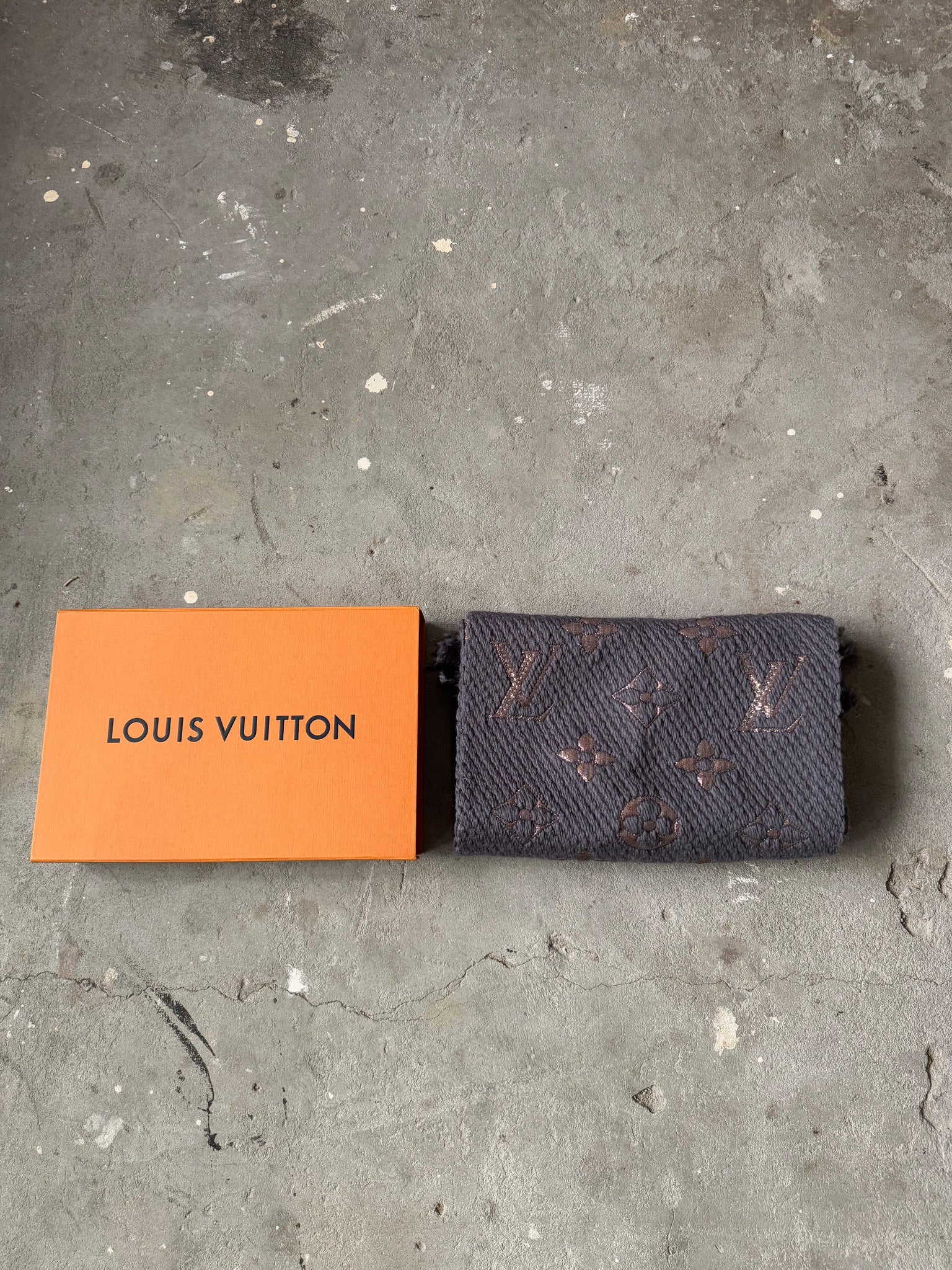 Louis Vuitton Monogram Echarpe Wool Scarf Grey/Rose Gold