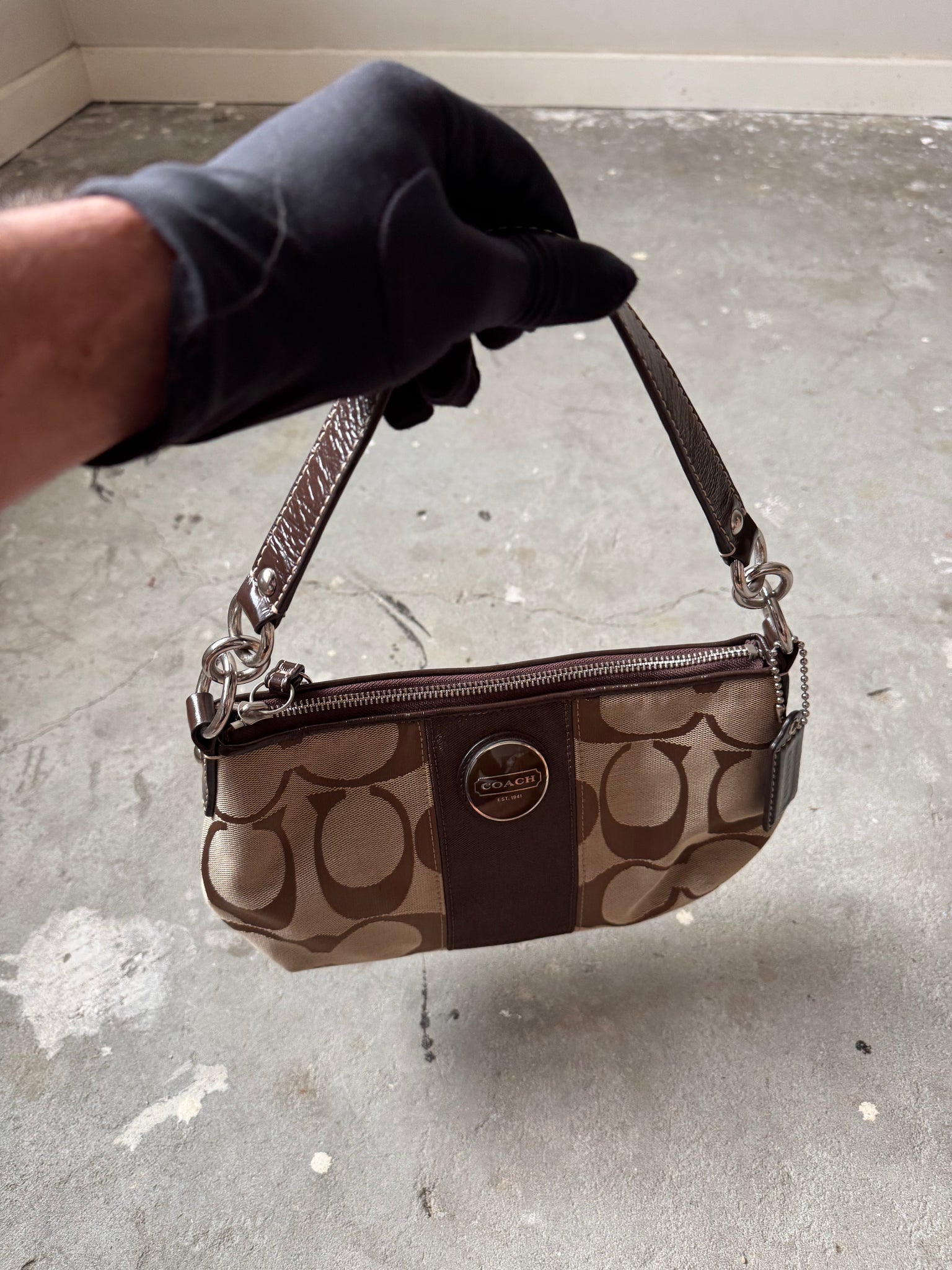 Coach Signature Strip Shoulder Bag Beige/Brown