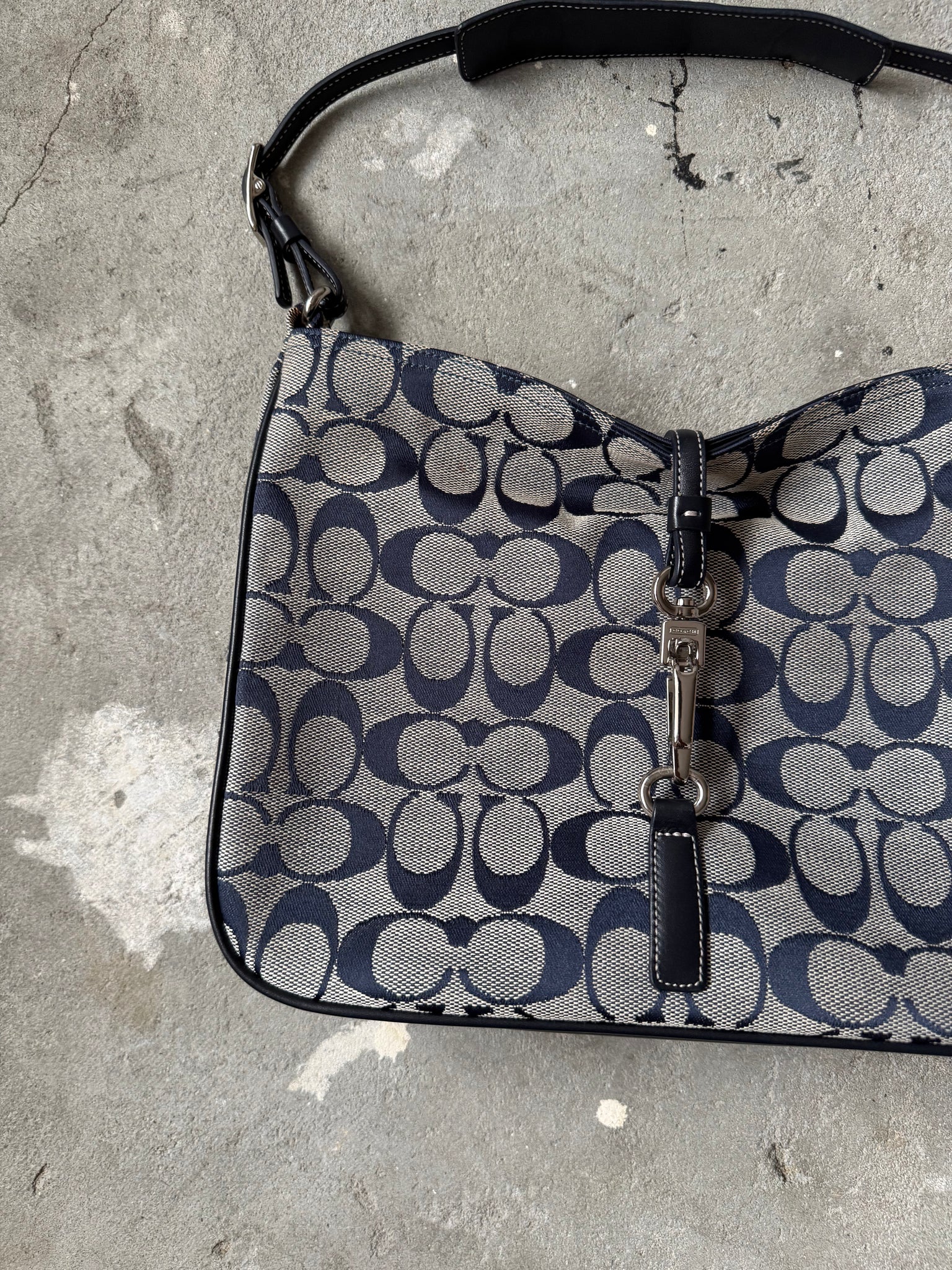 Coach Hobo Signature Clip Canvas Handbag Grey/Navy