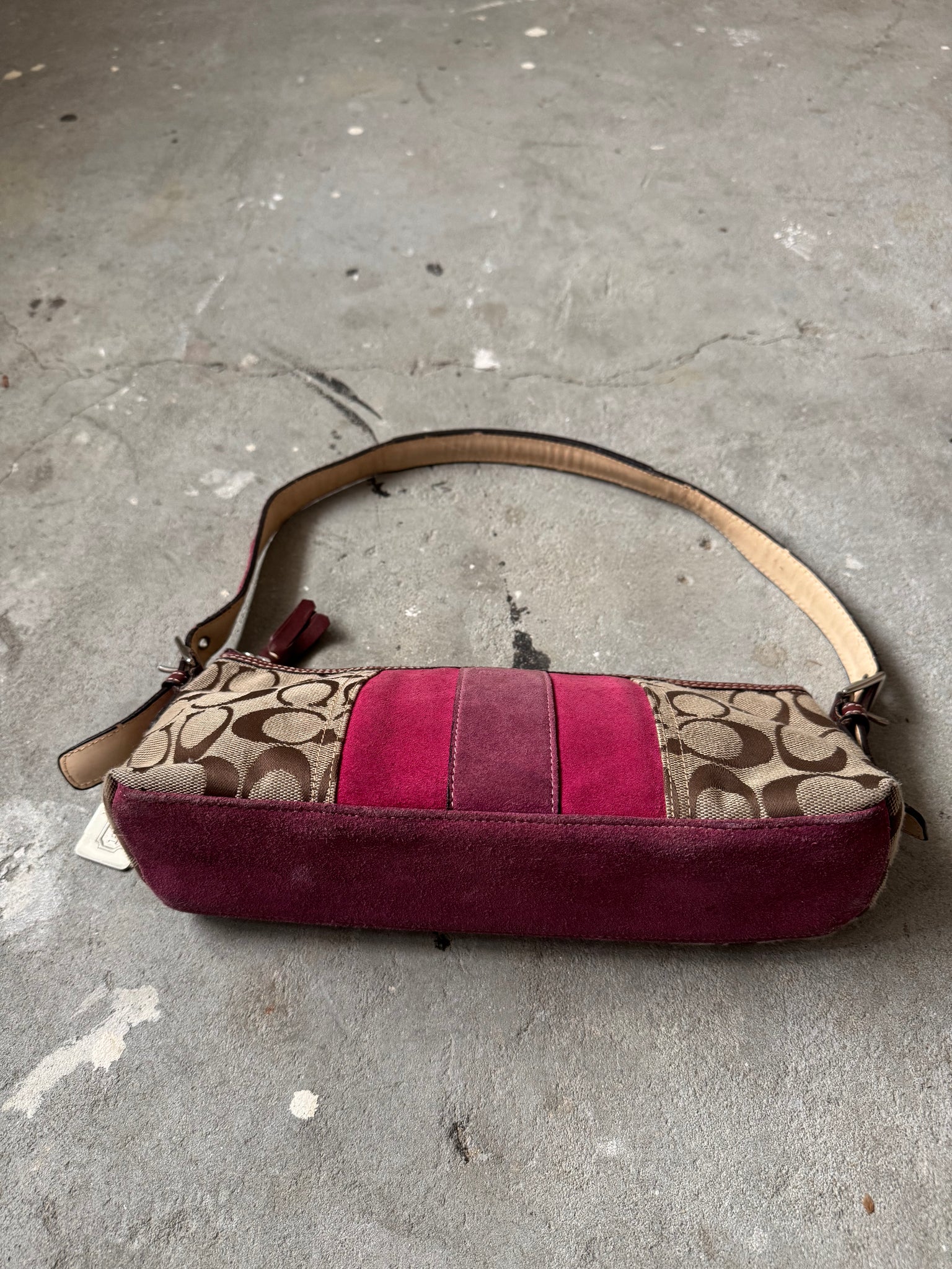 Coach Signature Hampton Strip Baguette Shoulder Bag Beige/Pink