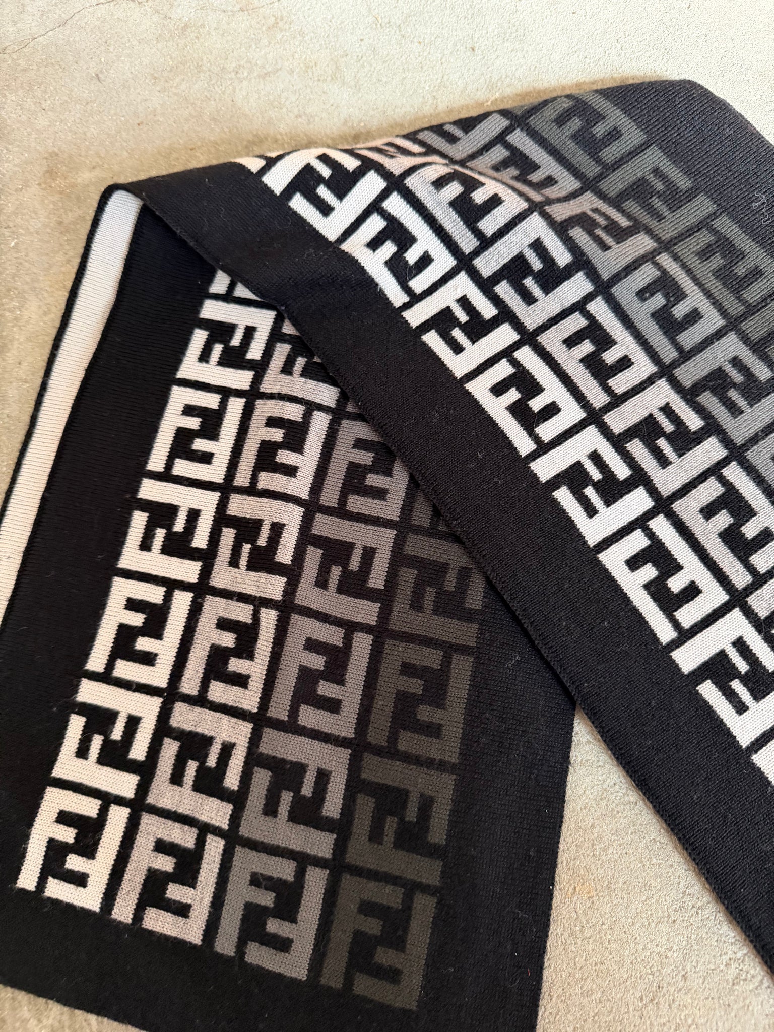 Fendi FF Zucca Gradient Wool Scarf Black/Grey