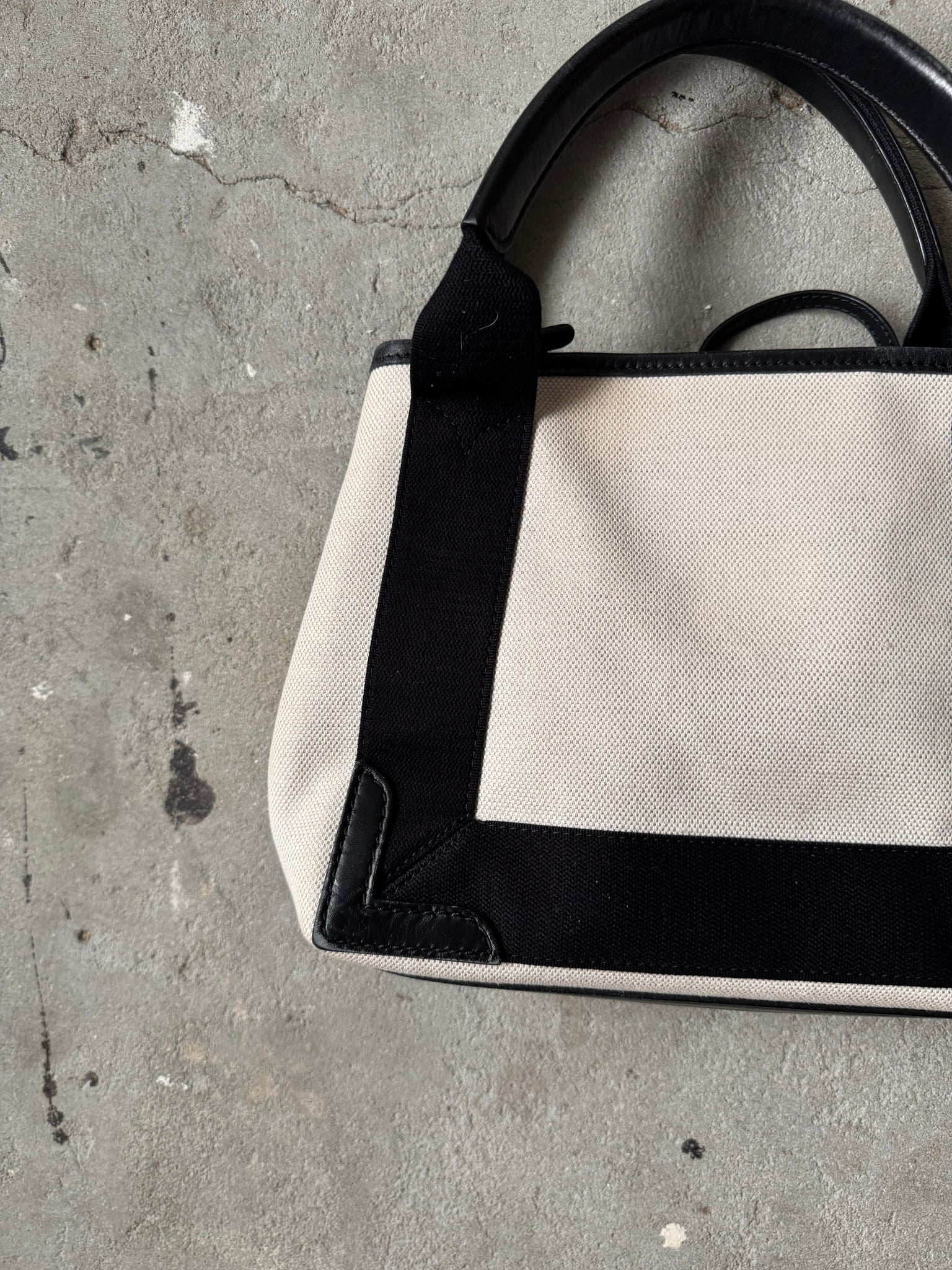 Balenciaga XS Cabas Tote Bag Black/White