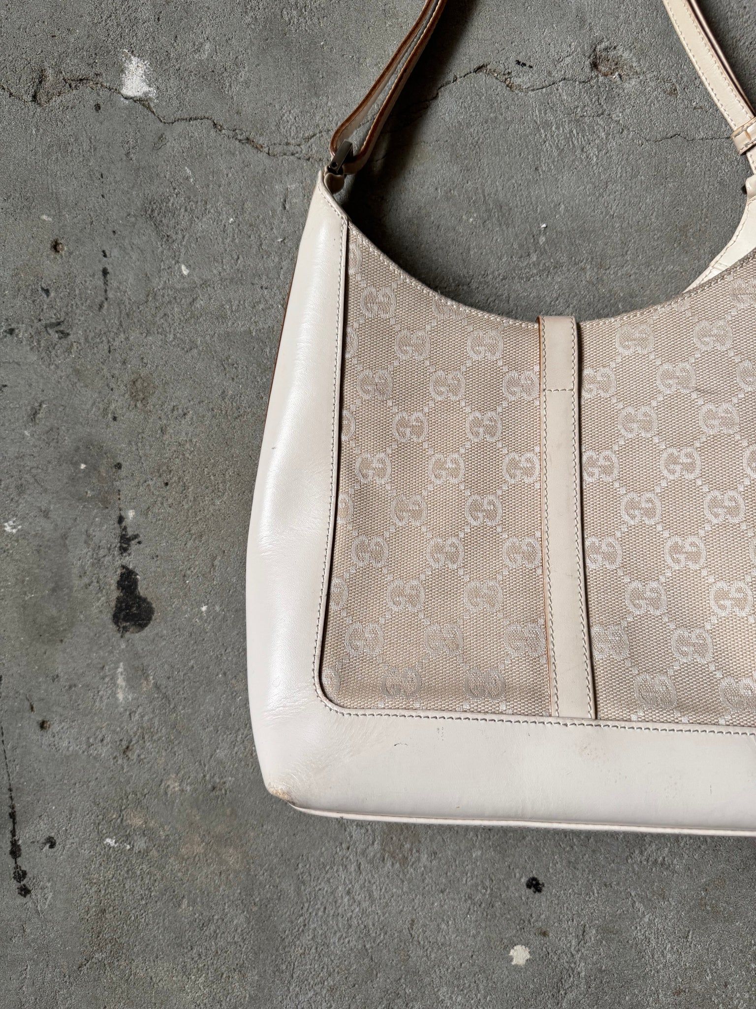 Gucci GG Canvas Jackie Shoulder Bag White/White