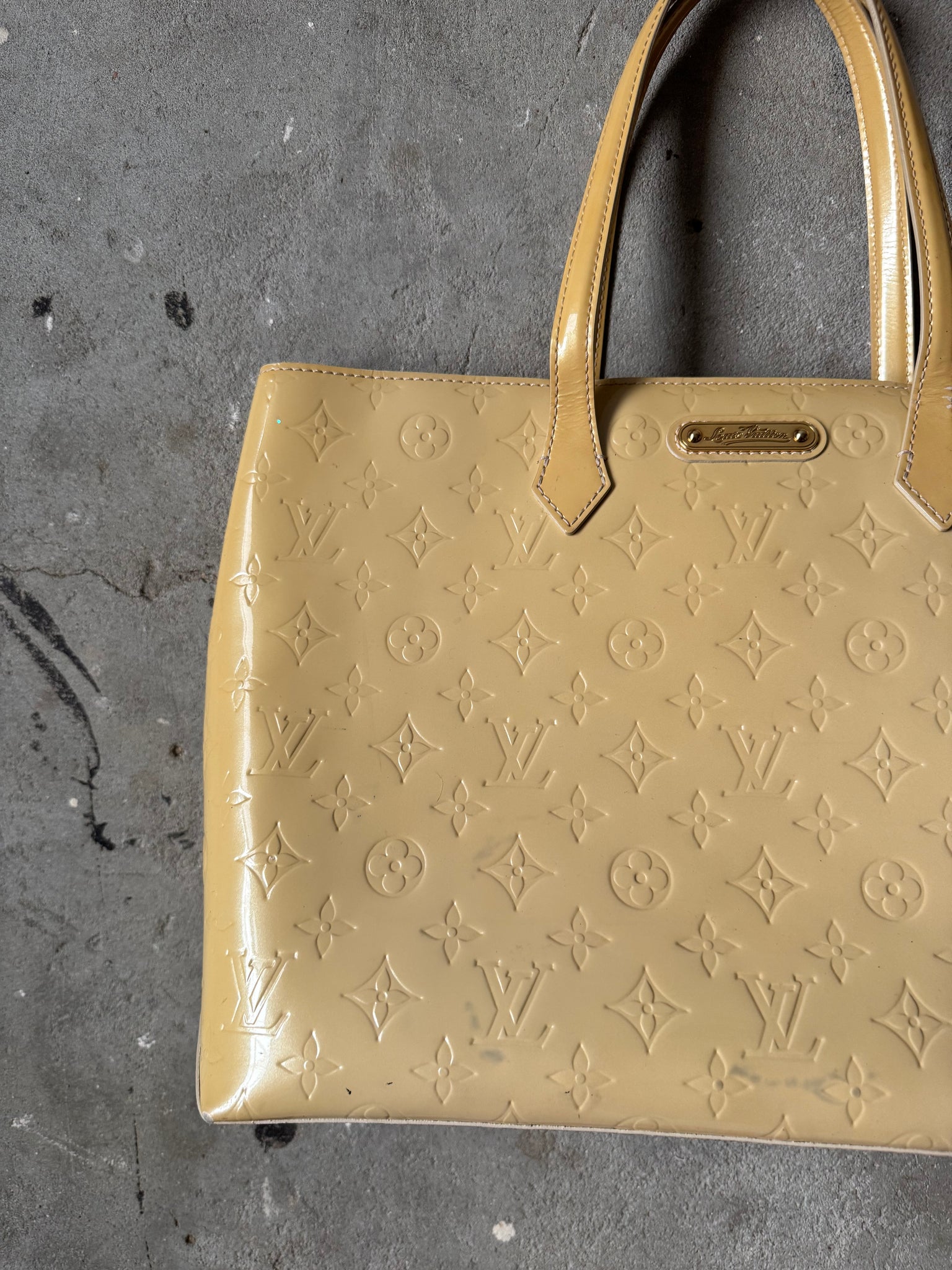 Louis Vuitton Monogram MM Wilshire Vernis Shoulder Bag Yellow