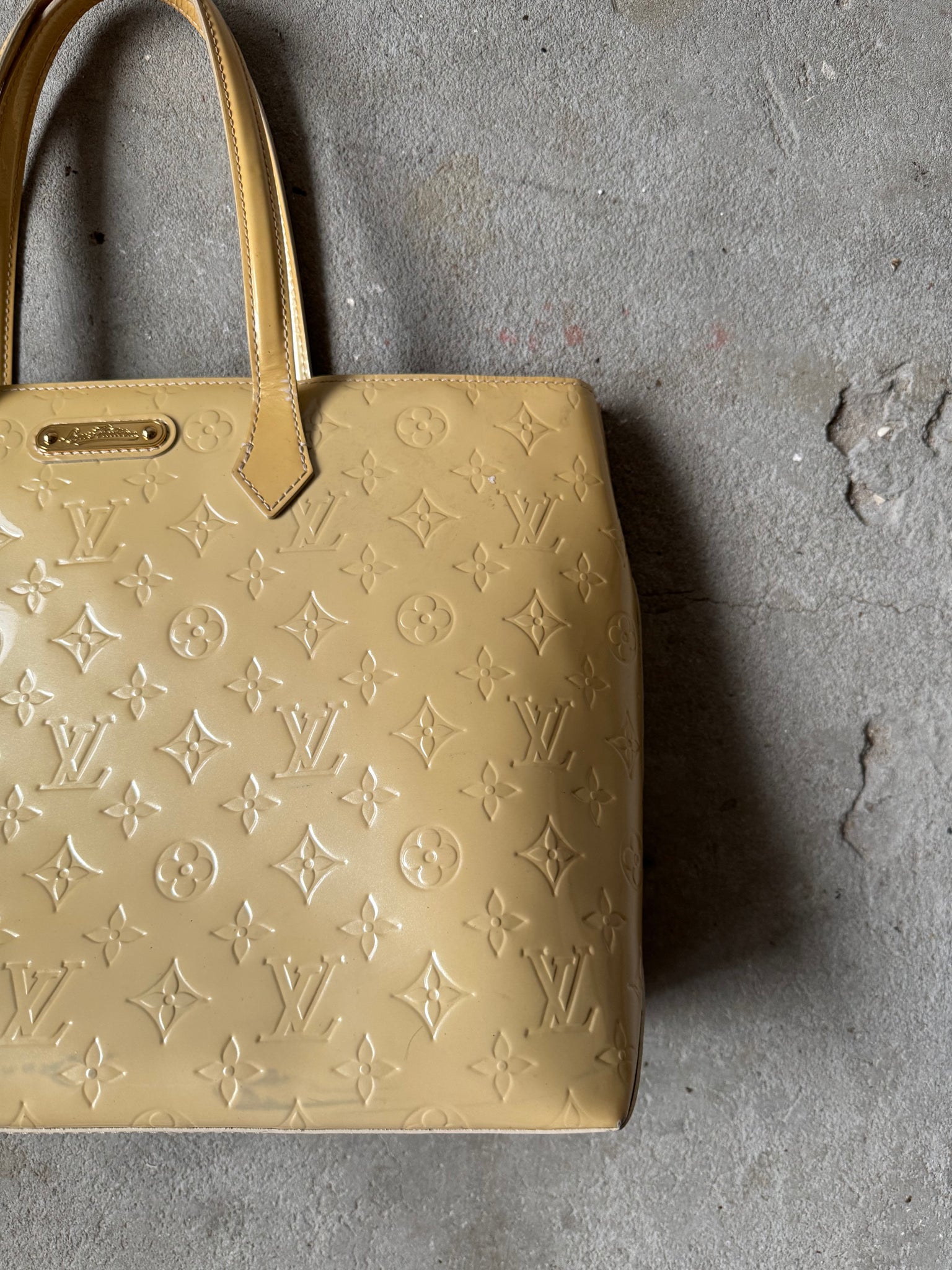 Louis Vuitton Monogram MM Wilshire Vernis Shoulder Bag Yellow