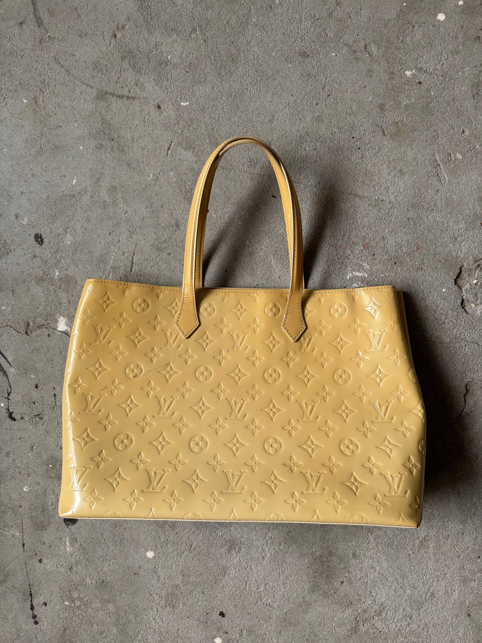 Louis Vuitton Monogram MM Wilshire Vernis Shoulder Bag Yellow