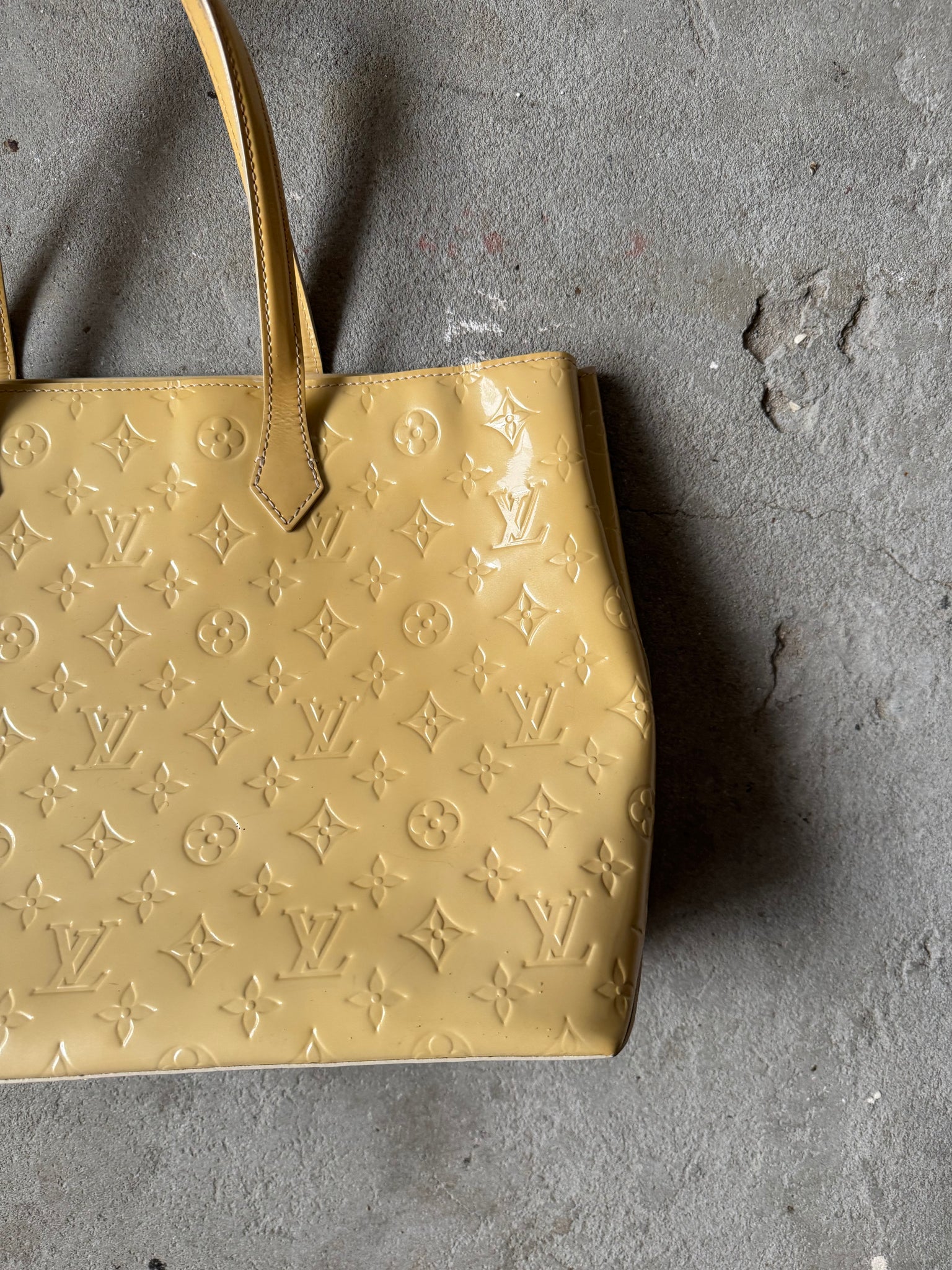 Louis Vuitton Monogram MM Wilshire Vernis Shoulder Bag Yellow