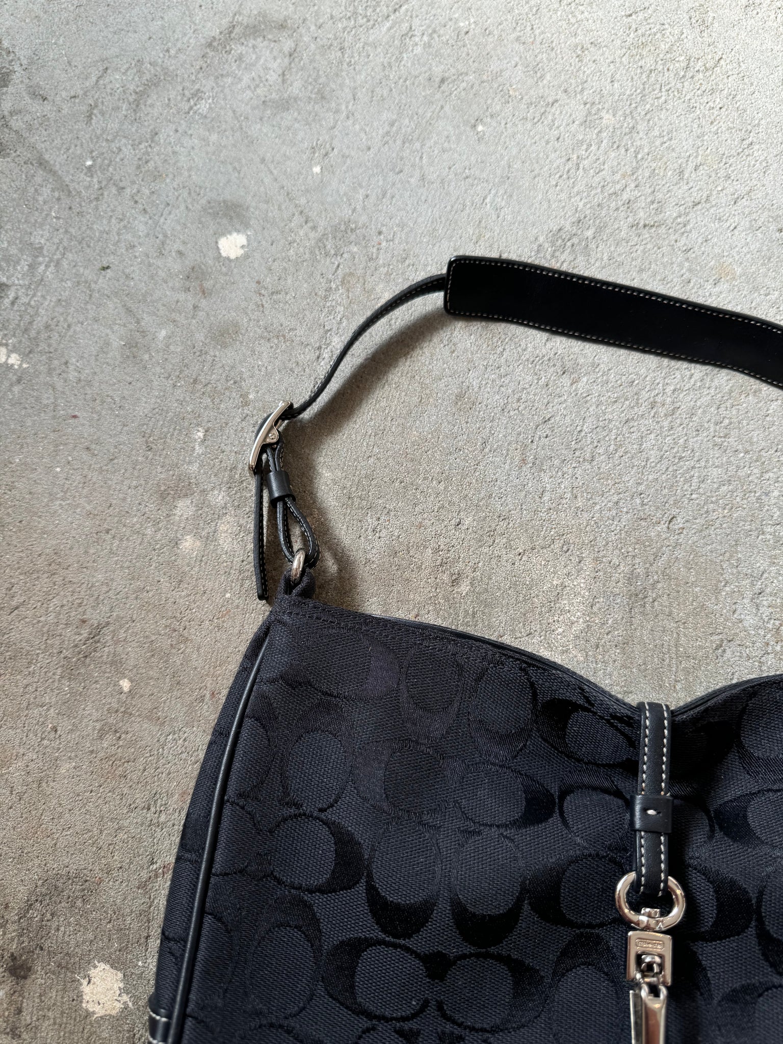 Coach Hobo Signature Clip Canvas Handbag 'Black'