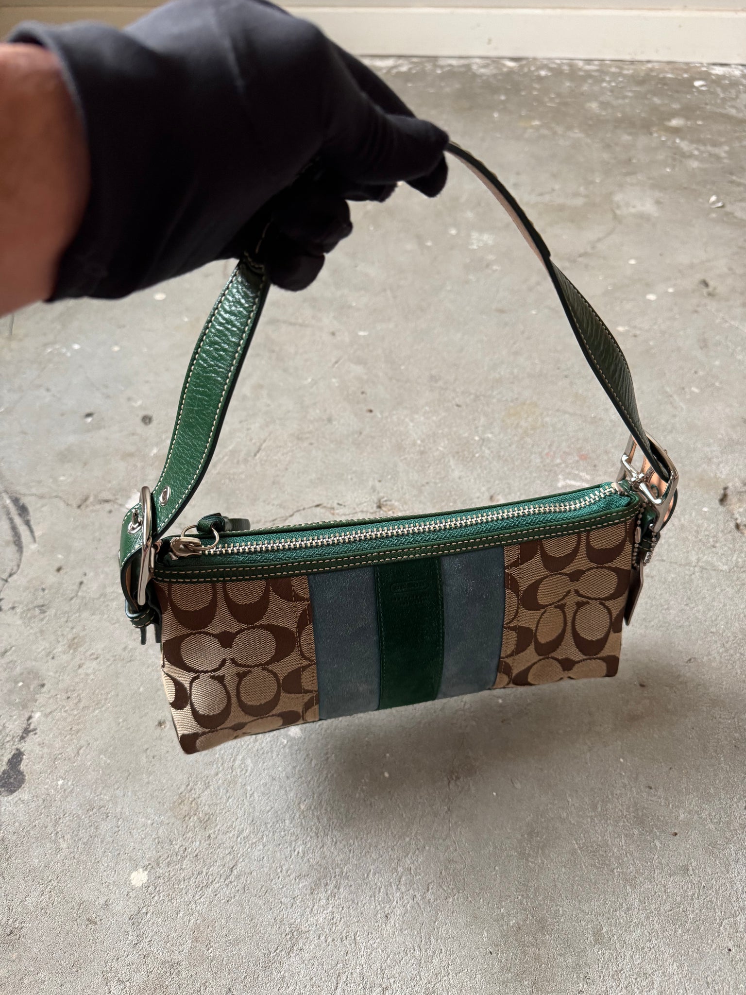 Coach Signature Hampton Strip Baguette Shoulder Bag Beige/Green