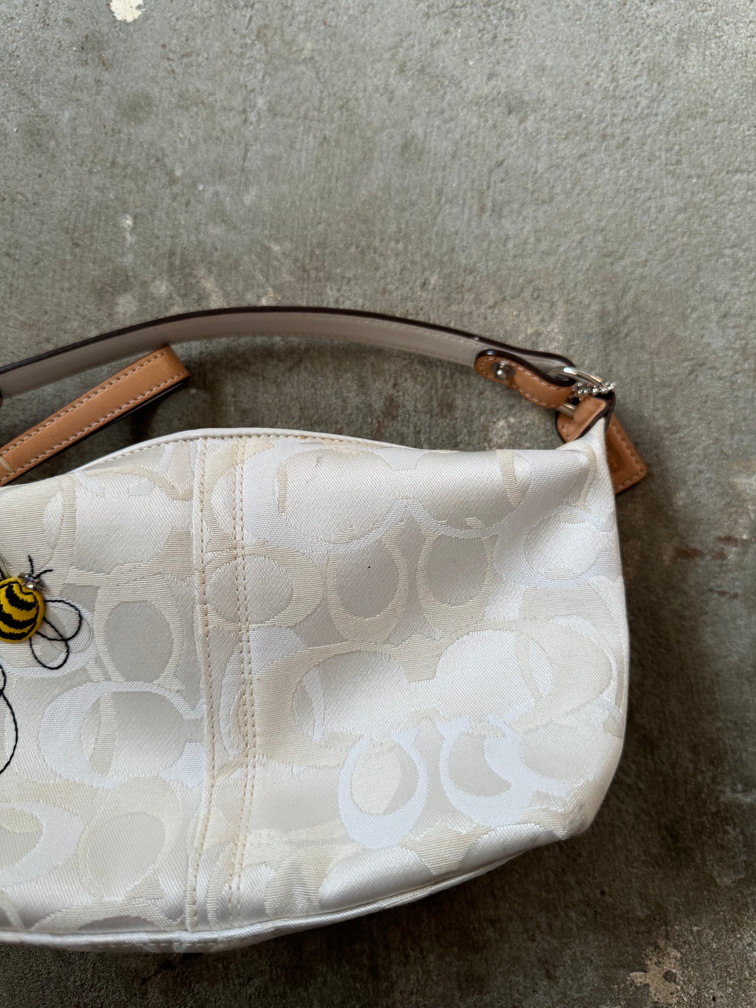 Coach Hobo Bumblebee Shoulder Bag White
