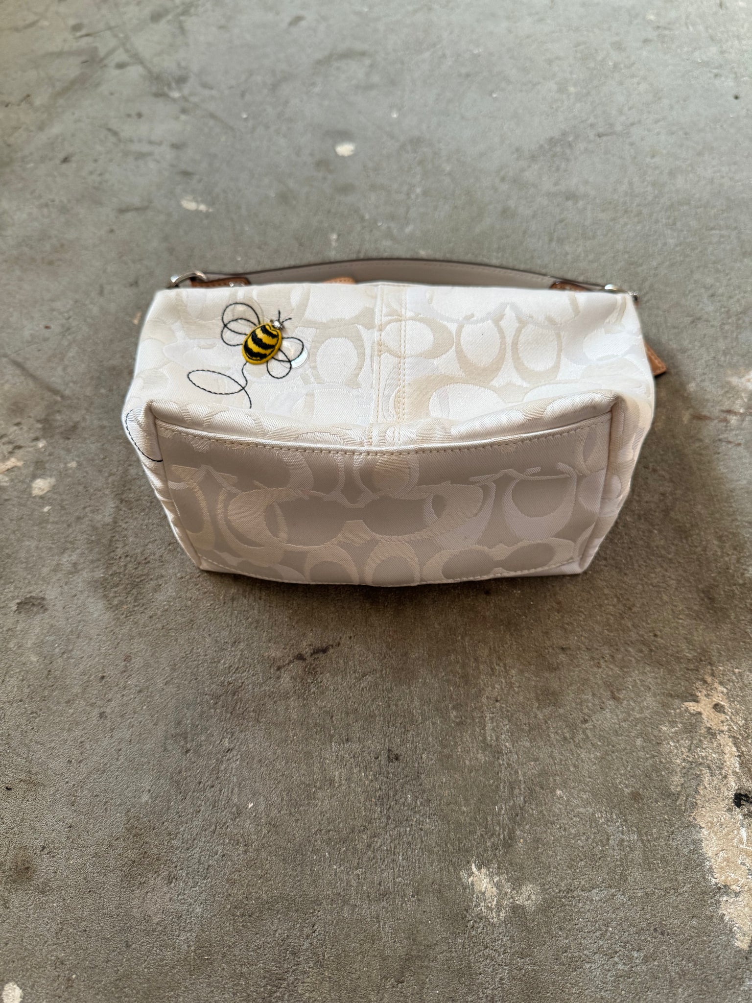 Coach Hobo Bumblebee Shoulder Bag White