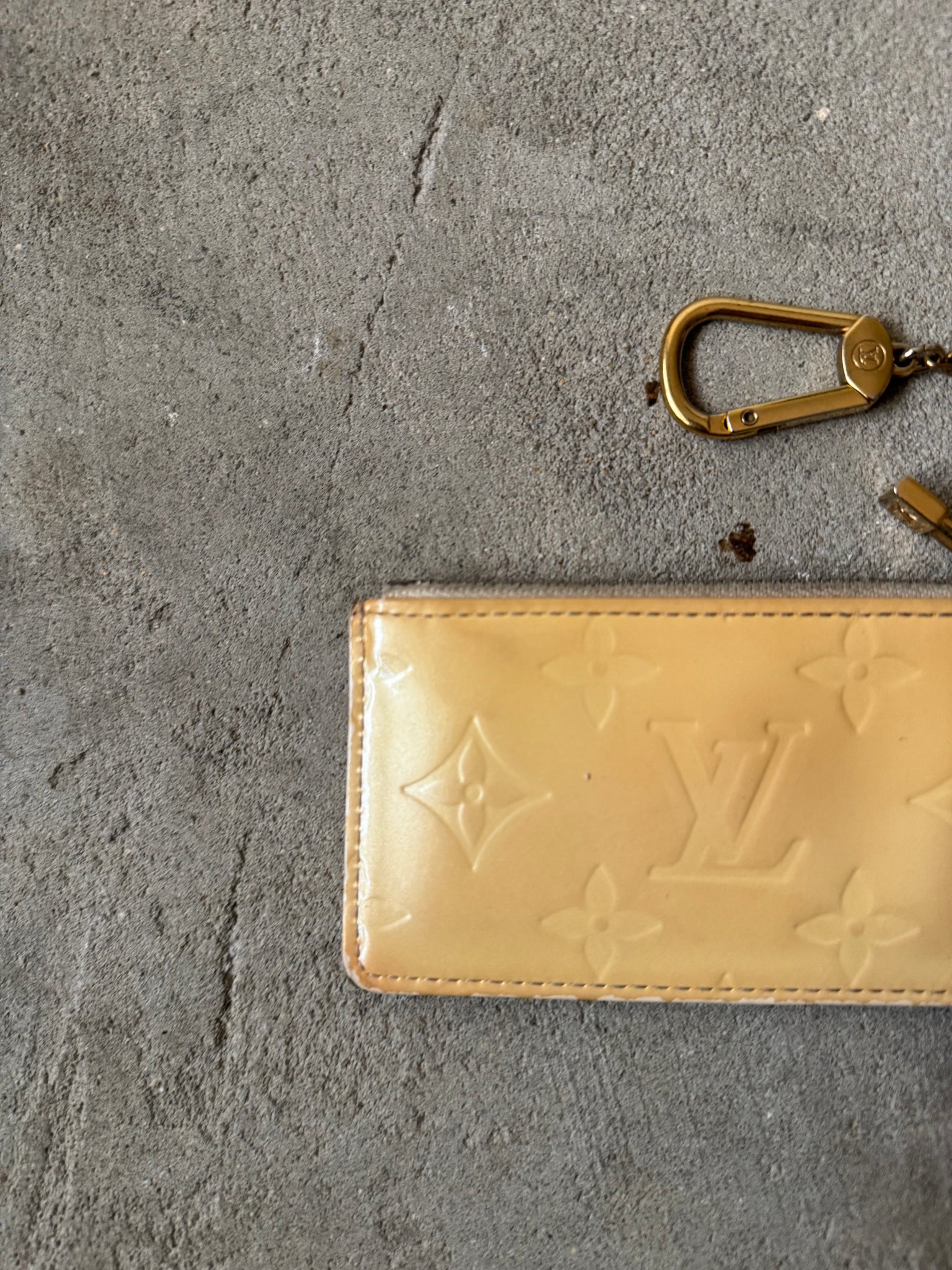 Louis Vuitton Vernis Coin Case Amethyst Yellow