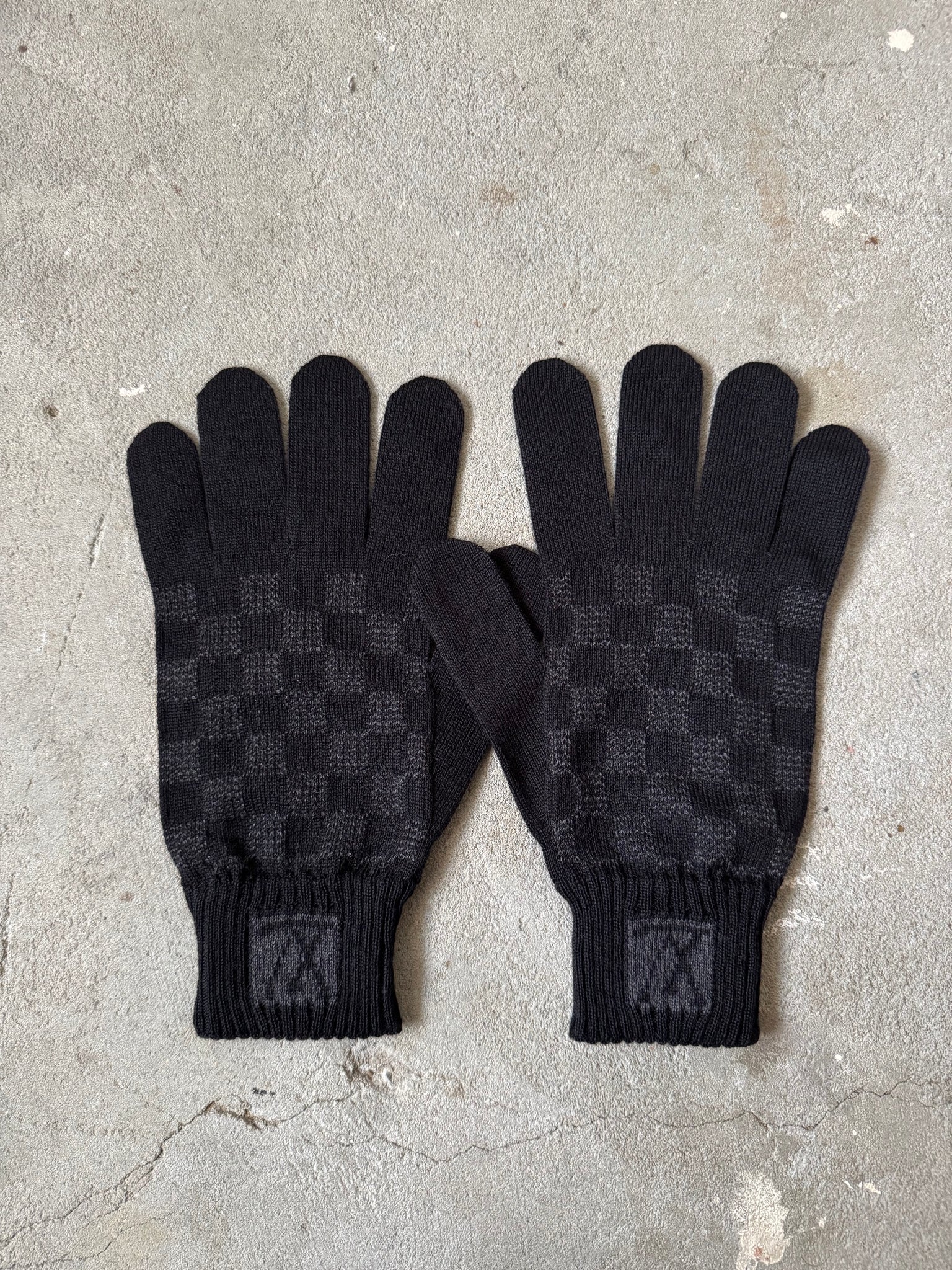 Louis Vuitton Neo Petit Damier Wool Gloves Black