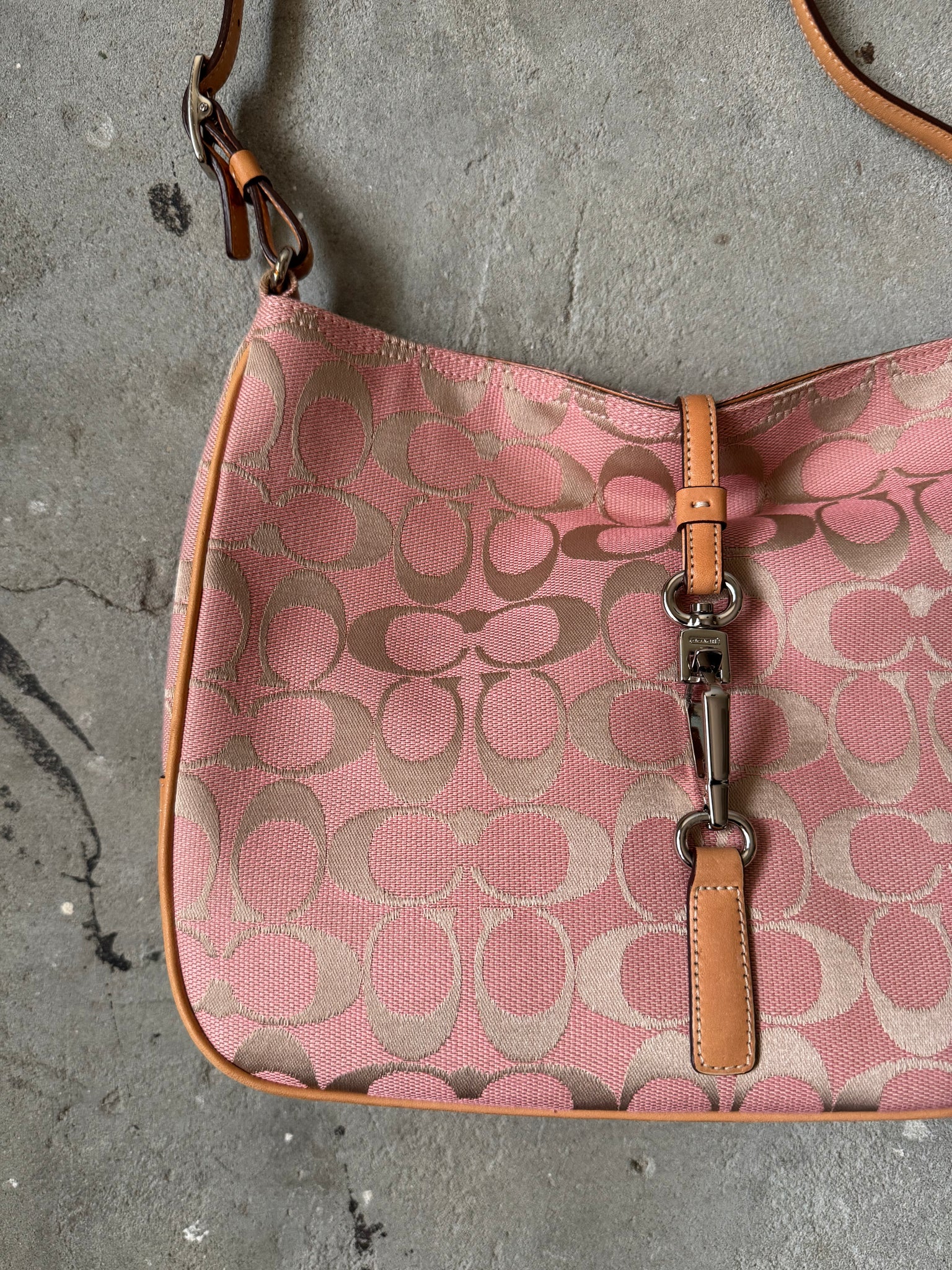 Coach Hobo Signature Clip Canvas Handbag Pink