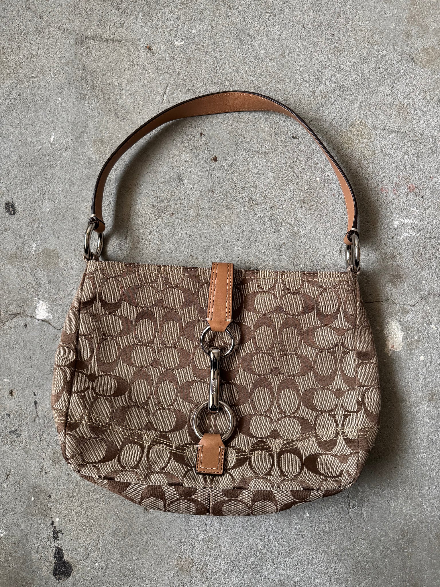 Coach Signature Hampton Hobo Clip Shoulder Bag Beige