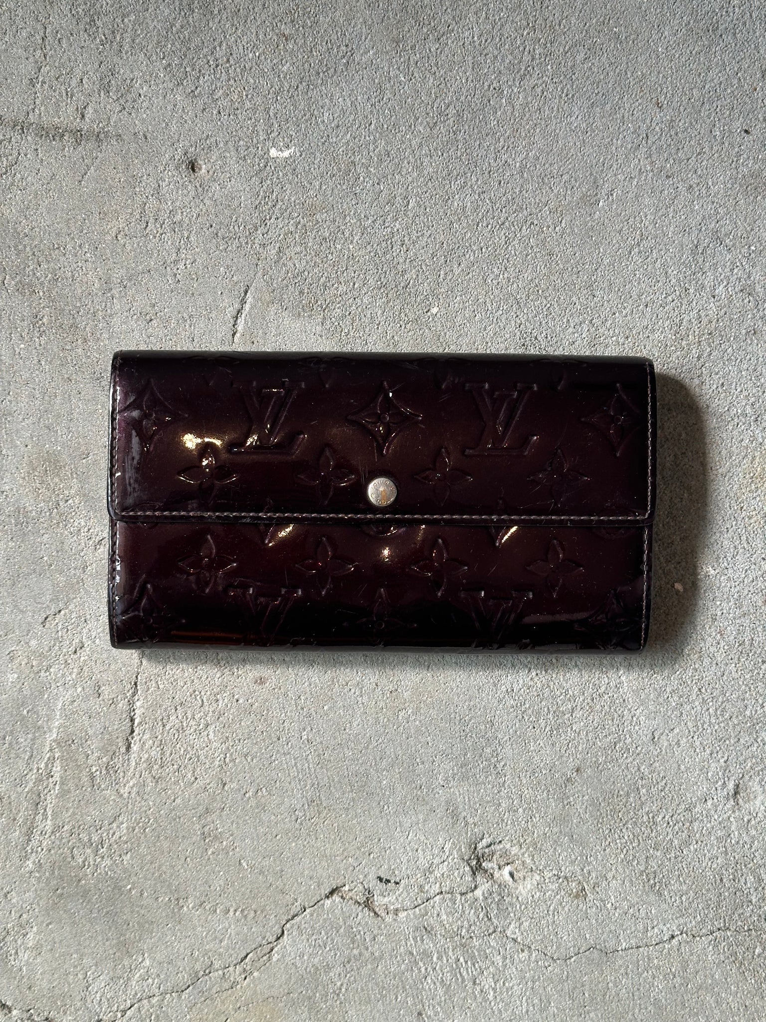 Louis Monogram Rouge Vernis Sarah Wallet Purple