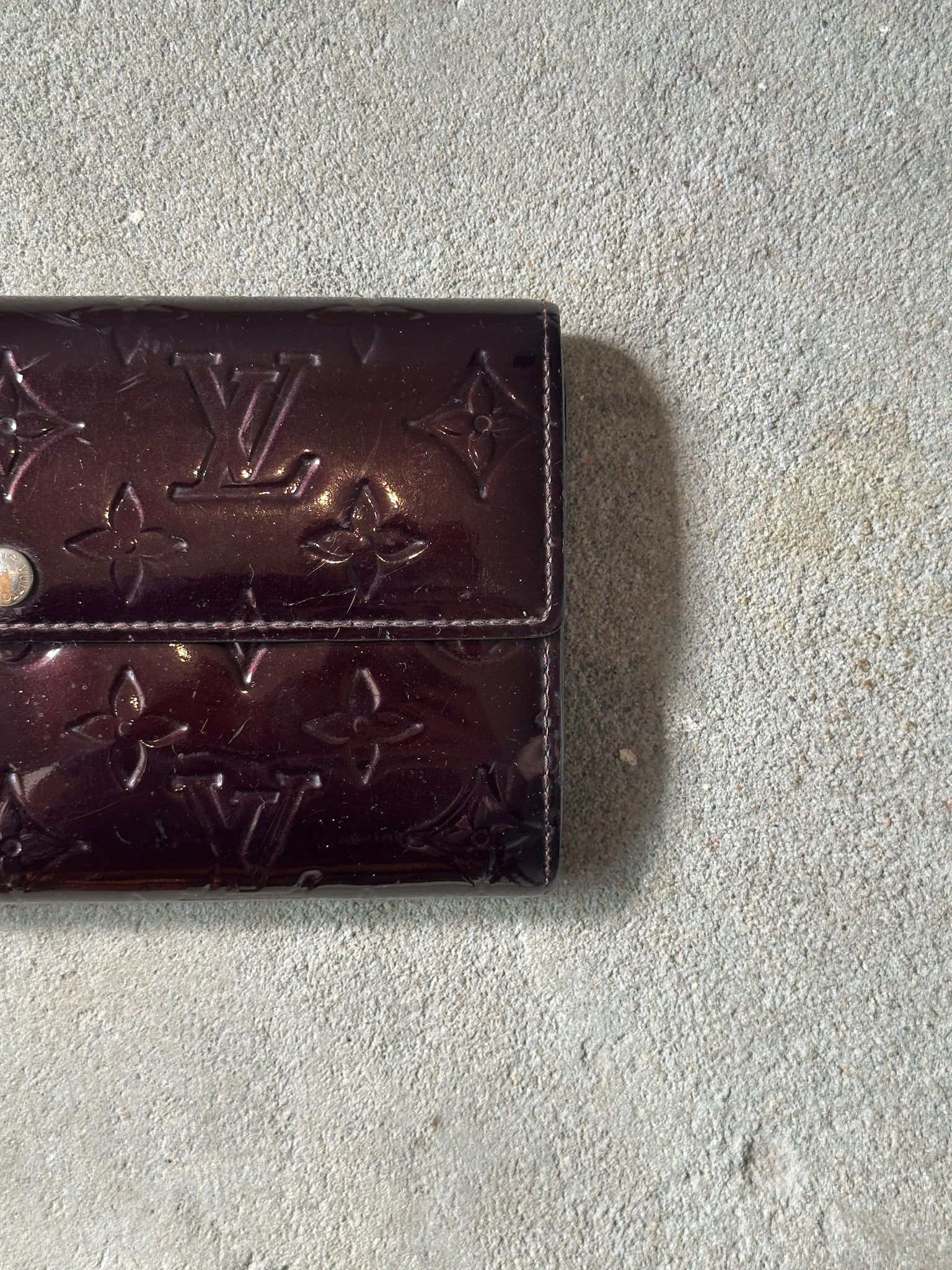 Louis Monogram Rouge Vernis Sarah Wallet Purple