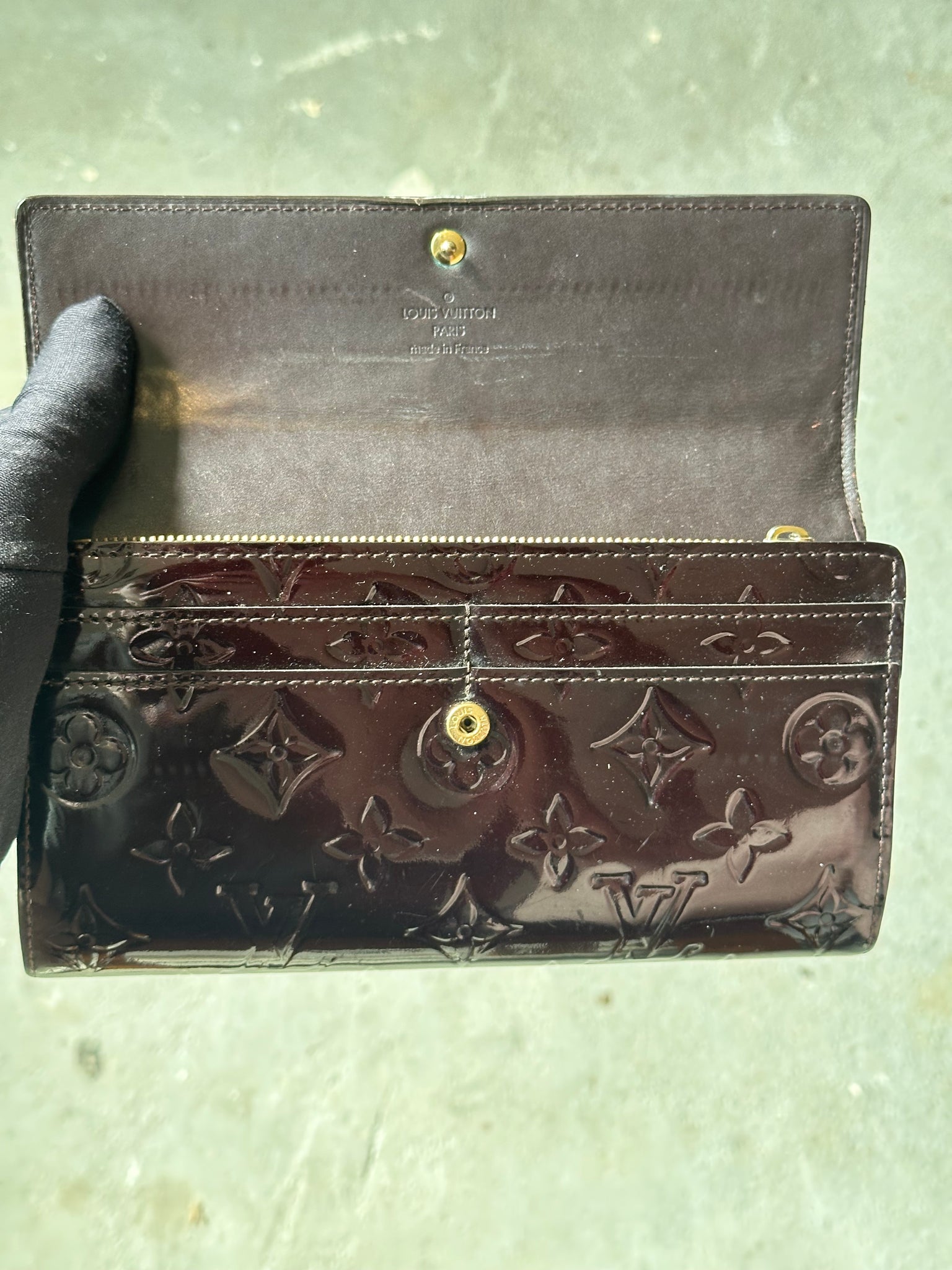 Louis Monogram Rouge Vernis Sarah Wallet Purple