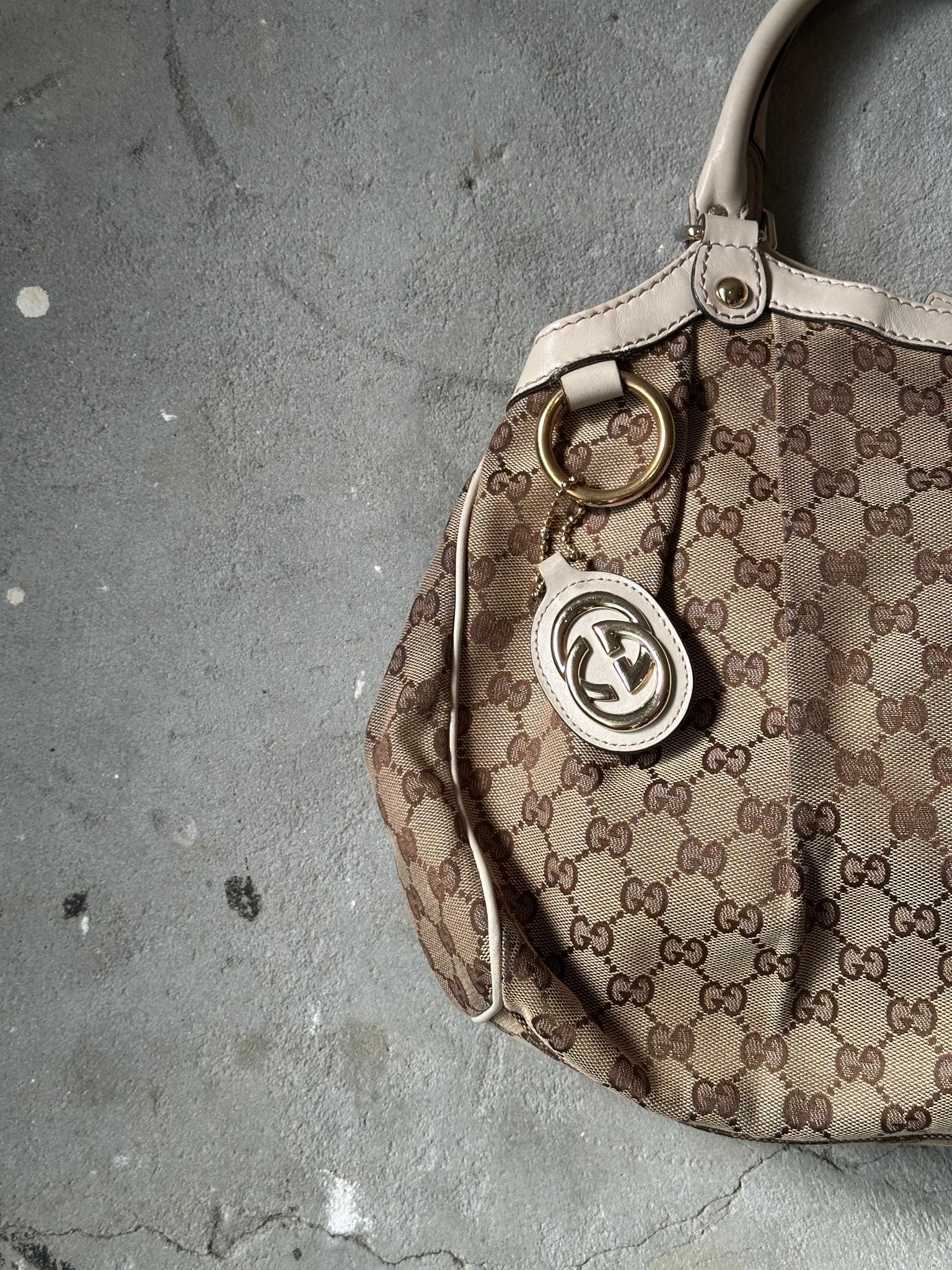 Gucci GG Monogram Sukey Shoulder Bag Beige/White