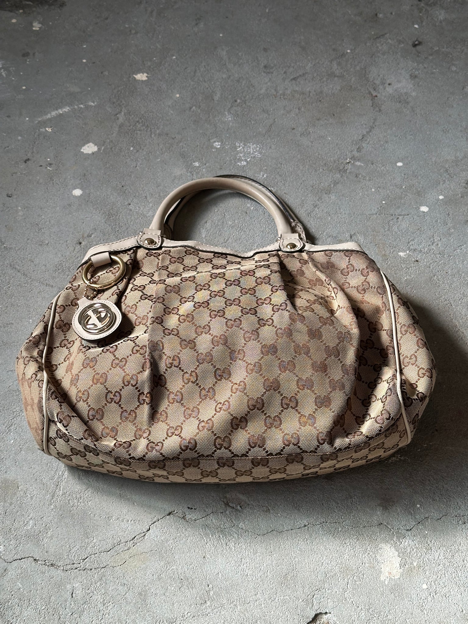 Gucci GG Monogram Sukey Shoulder Bag Beige/White