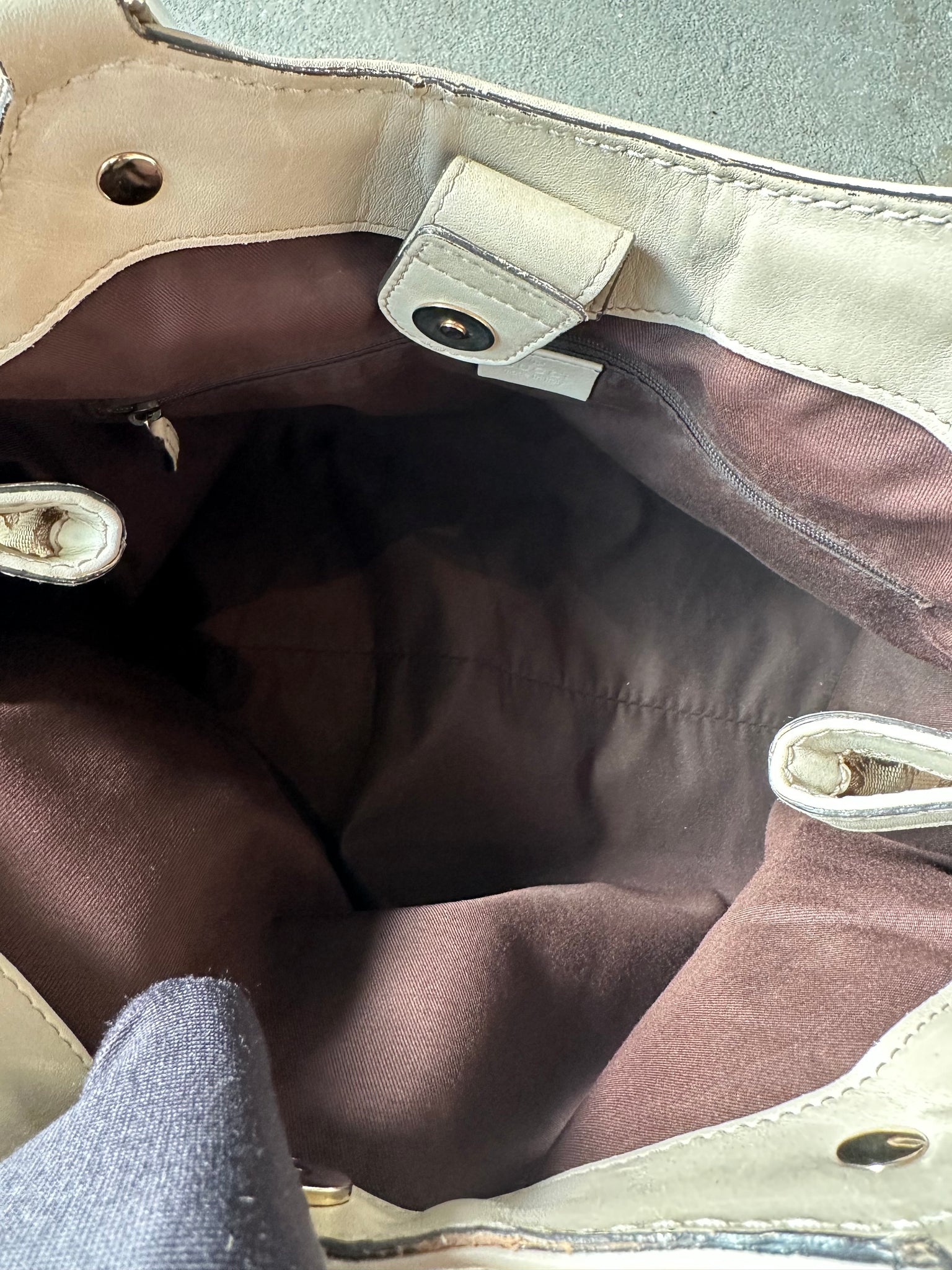 Gucci GG Monogram Sukey Shoulder Bag Beige/White