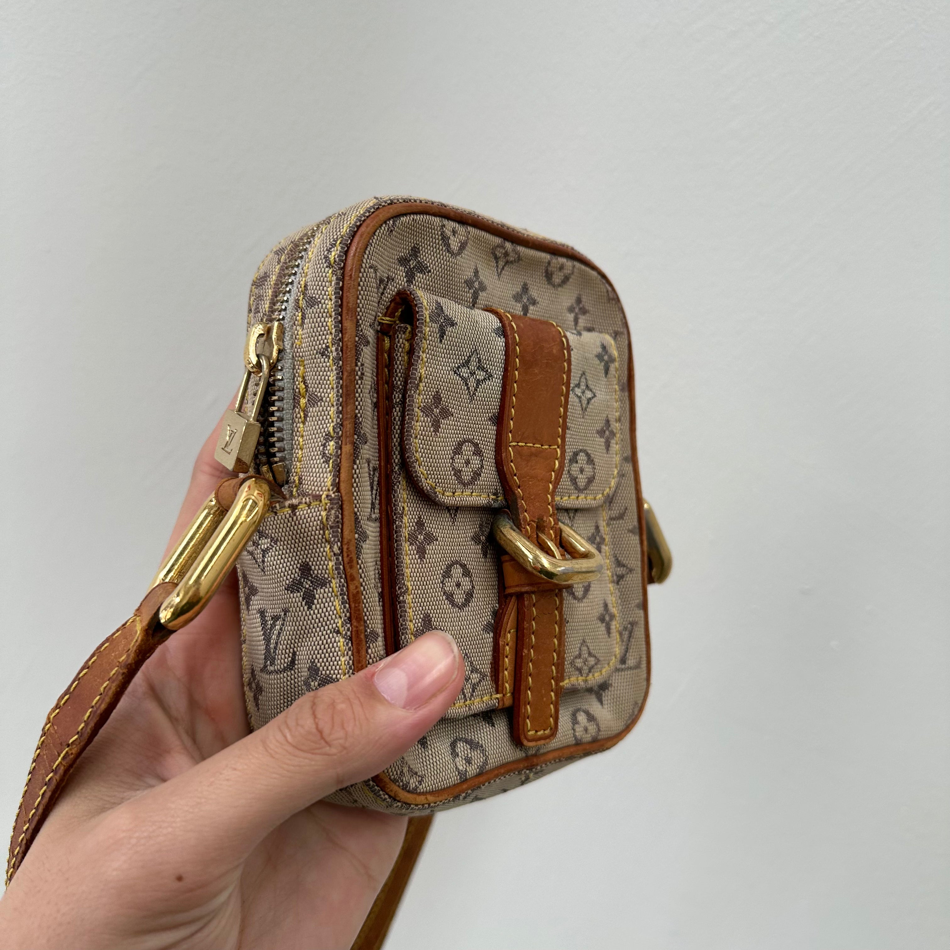 Juliette handbag Louis Vuitton Beige in Polyester - 31745082